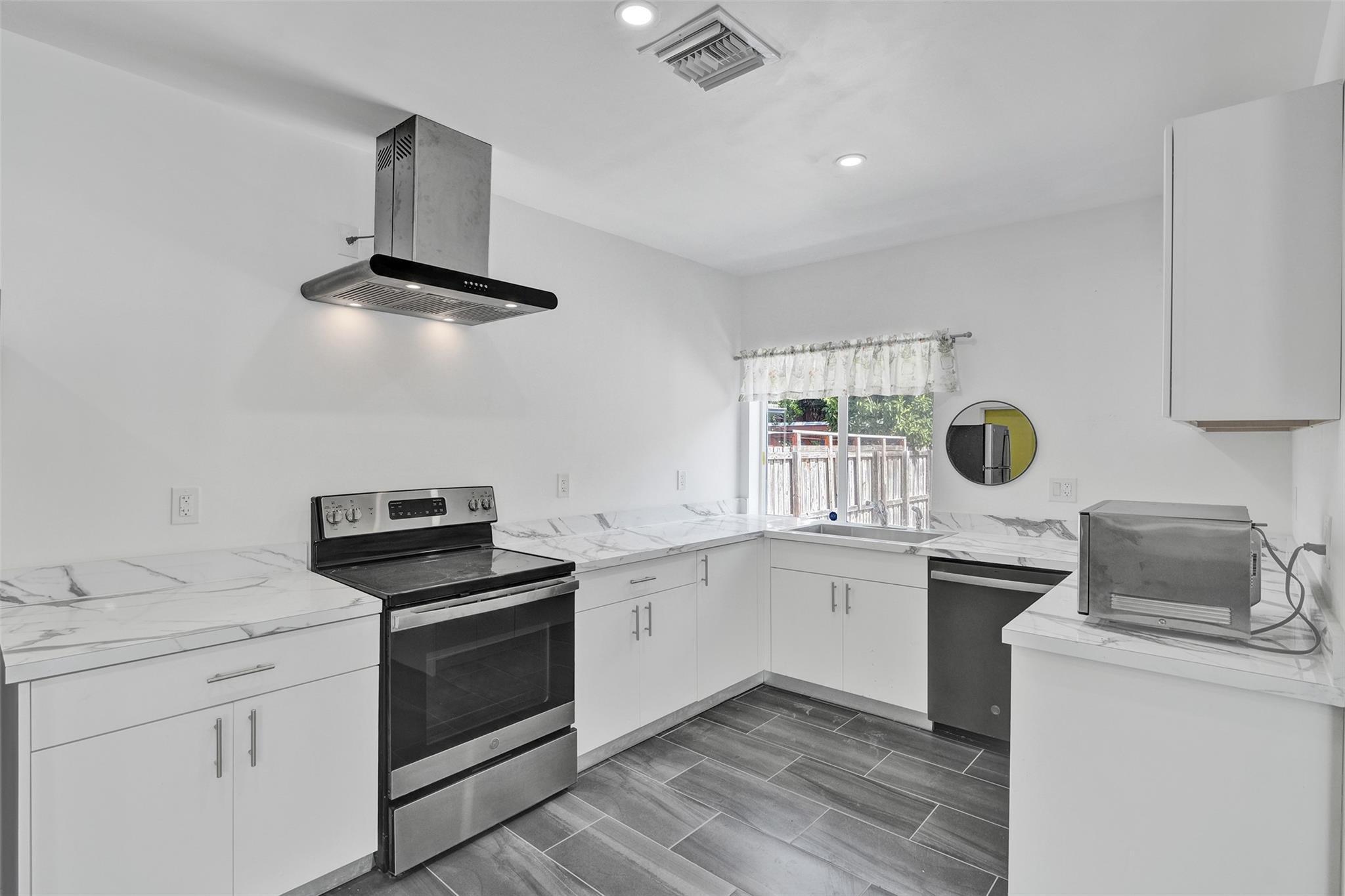 1904 SE 1st Avenue, Fort Lauderdale, FL 33316, Fort Lauderdale - Photo 3