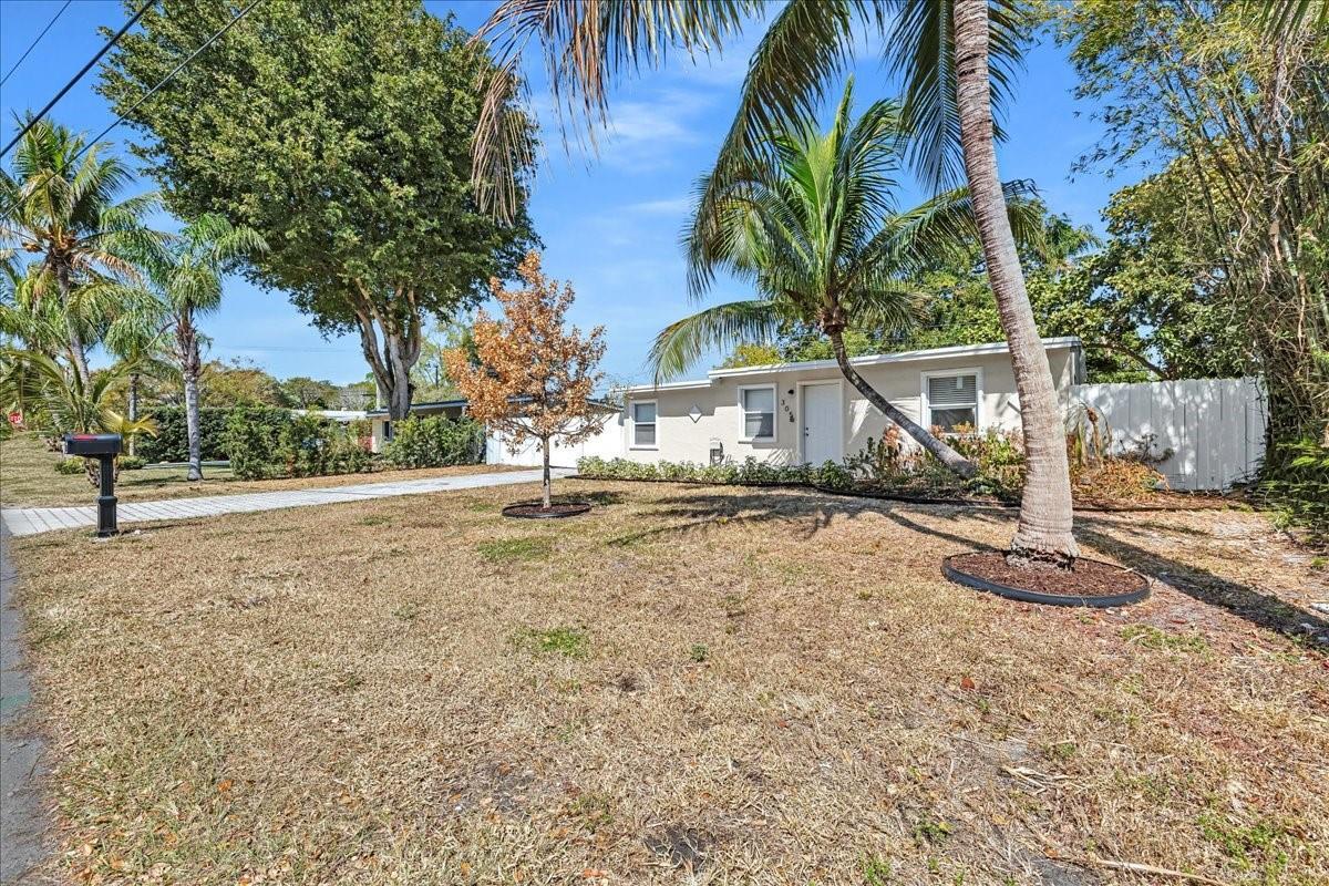 305 NE 8th Street, Pompano Beach, FL 33060, Pompano Beach - Photo 3