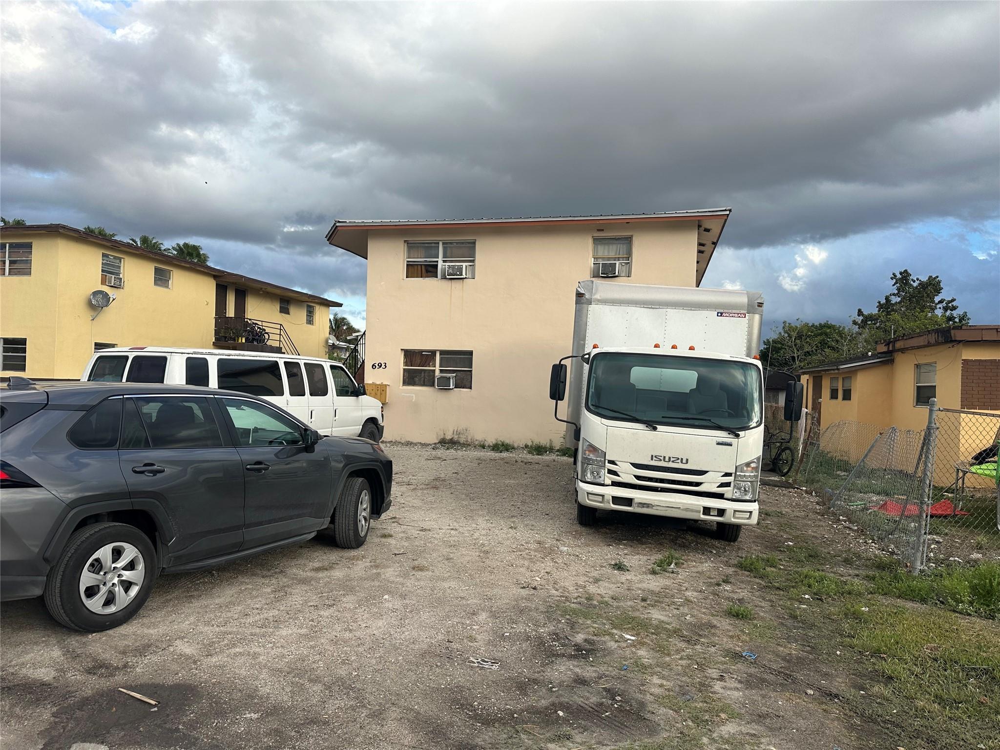 693 SW 5th Street, Belle Glade, FL 33430, Belle Glade - Photo 2