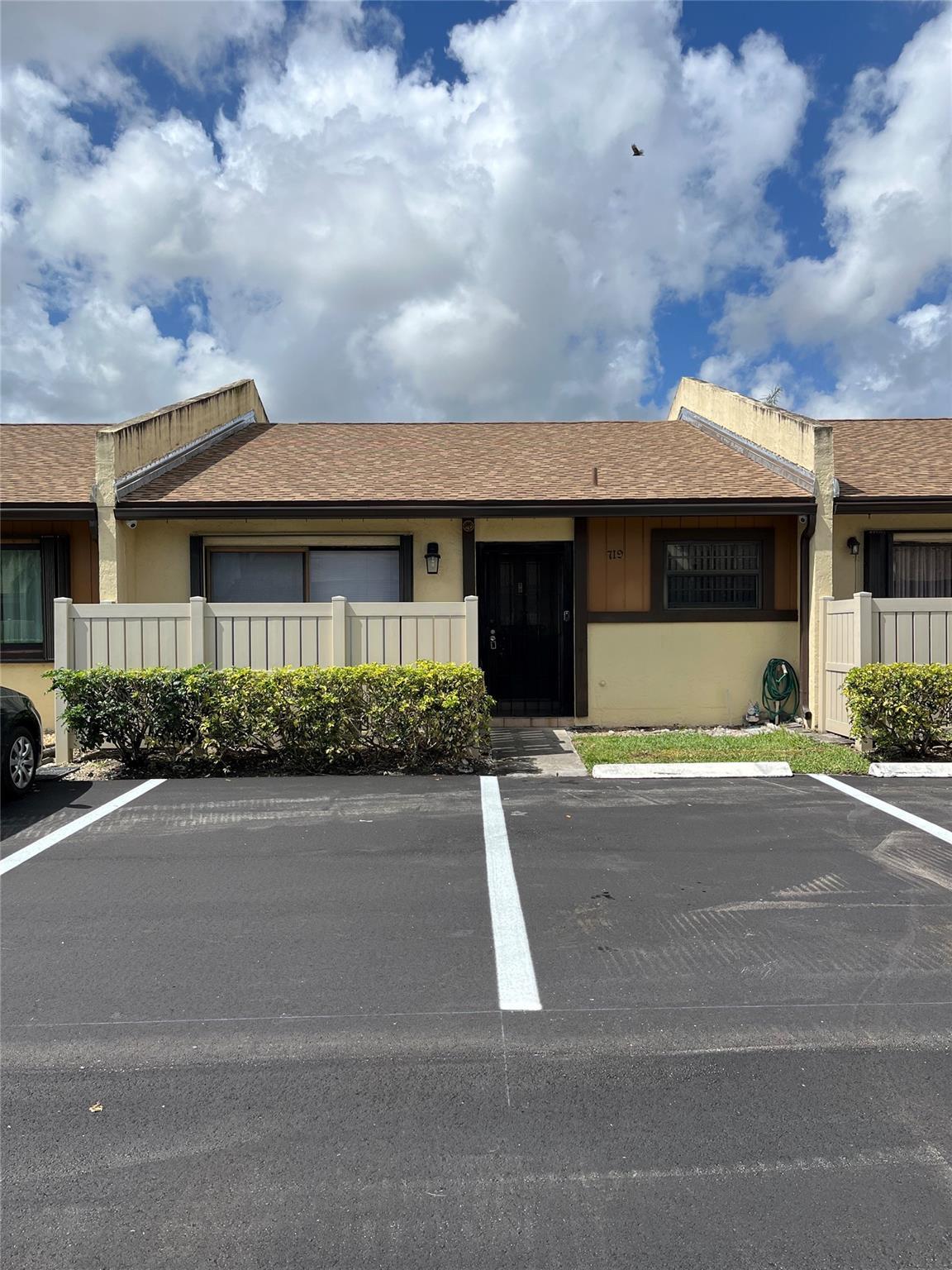 719 Banks Road 719, Margate, FL 33063, Margate - Photo 3