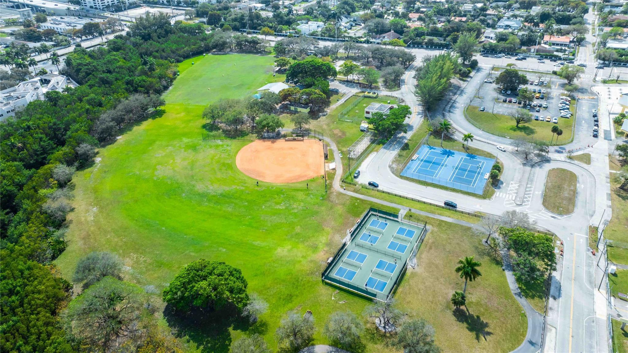 2515 NE 207th Street, Miami, FL 33180, Miami - Photo 3