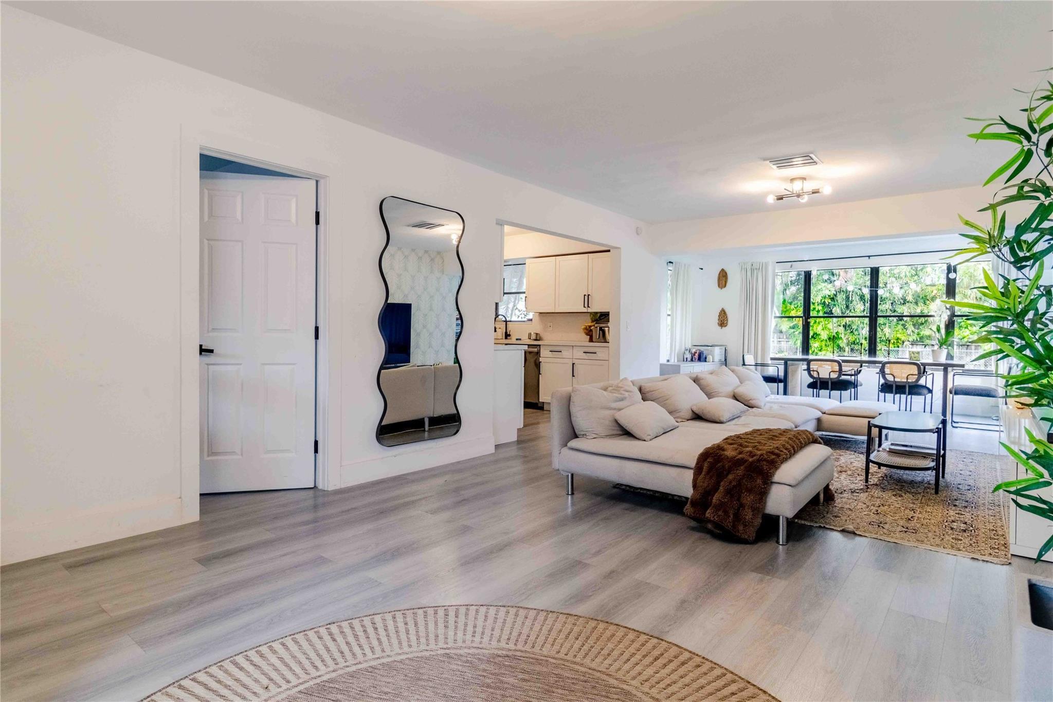 2515 NE 207th Street, Miami, FL 33180, Miami - Photo 5