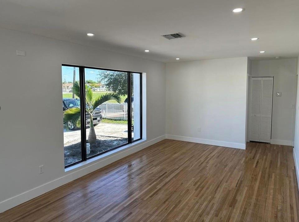 170 W 58 Street, Hialeah, FL 33012, Hialeah - Photo 5