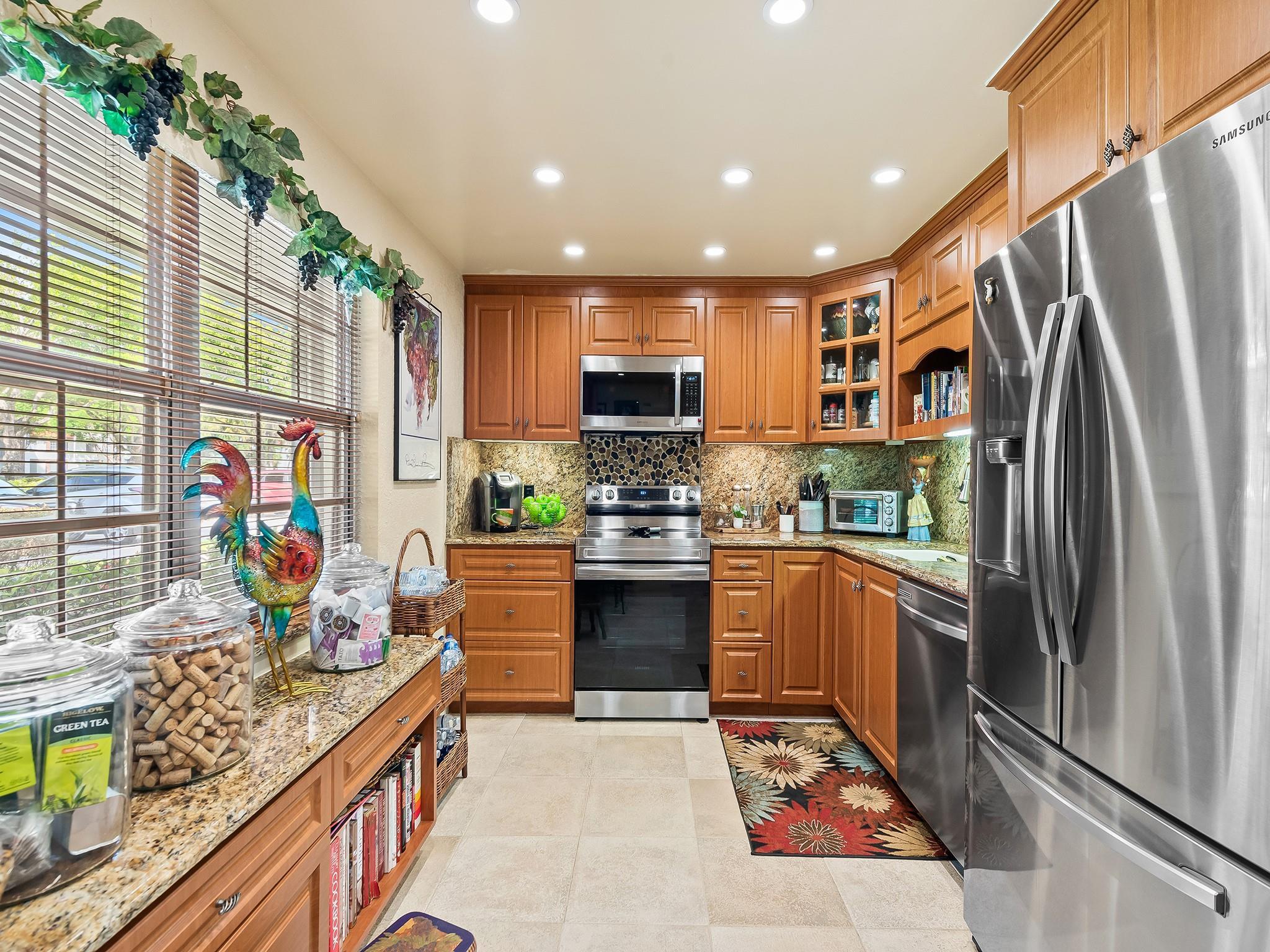 4221 W Palm Aire Drive 102, Pompano Beach, FL 33069, Pompano Beach - Photo 3