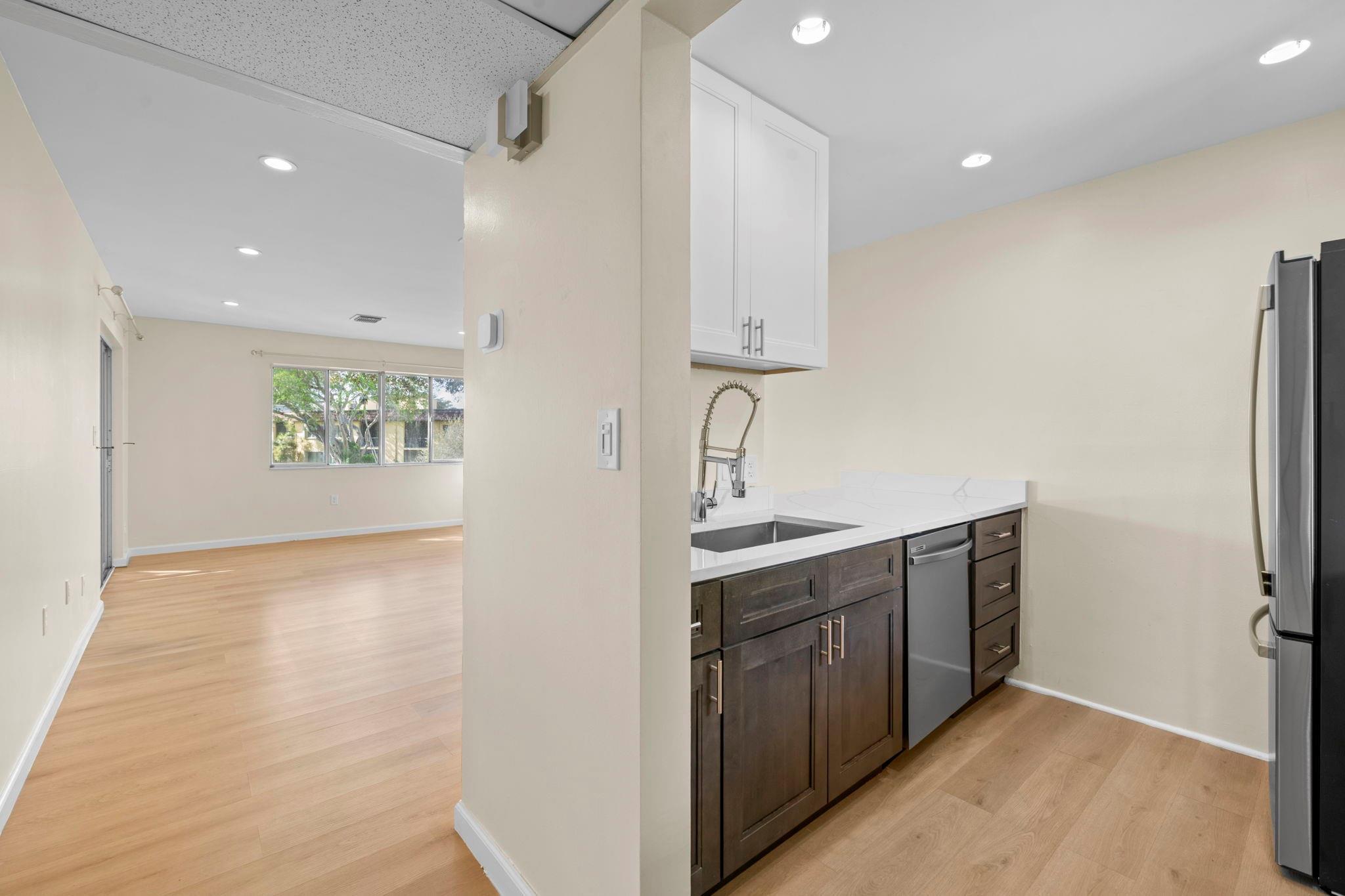 830 SW 9th Street Circle 204, Boca Raton, FL 33486, Boca Raton - Photo 5