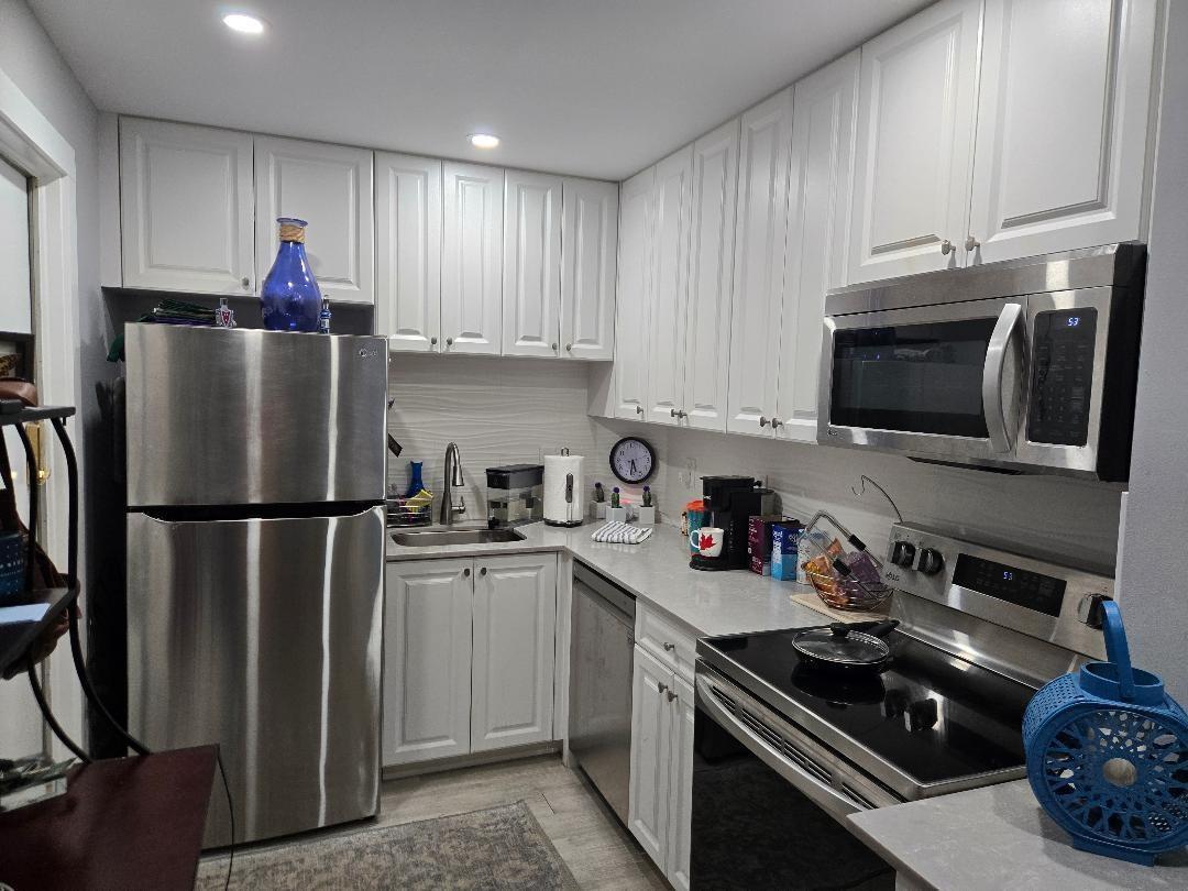 669 W Oakland Park Boulevard 205-b, Oakland Park, FL 33311, Oakland Park - Photo 4