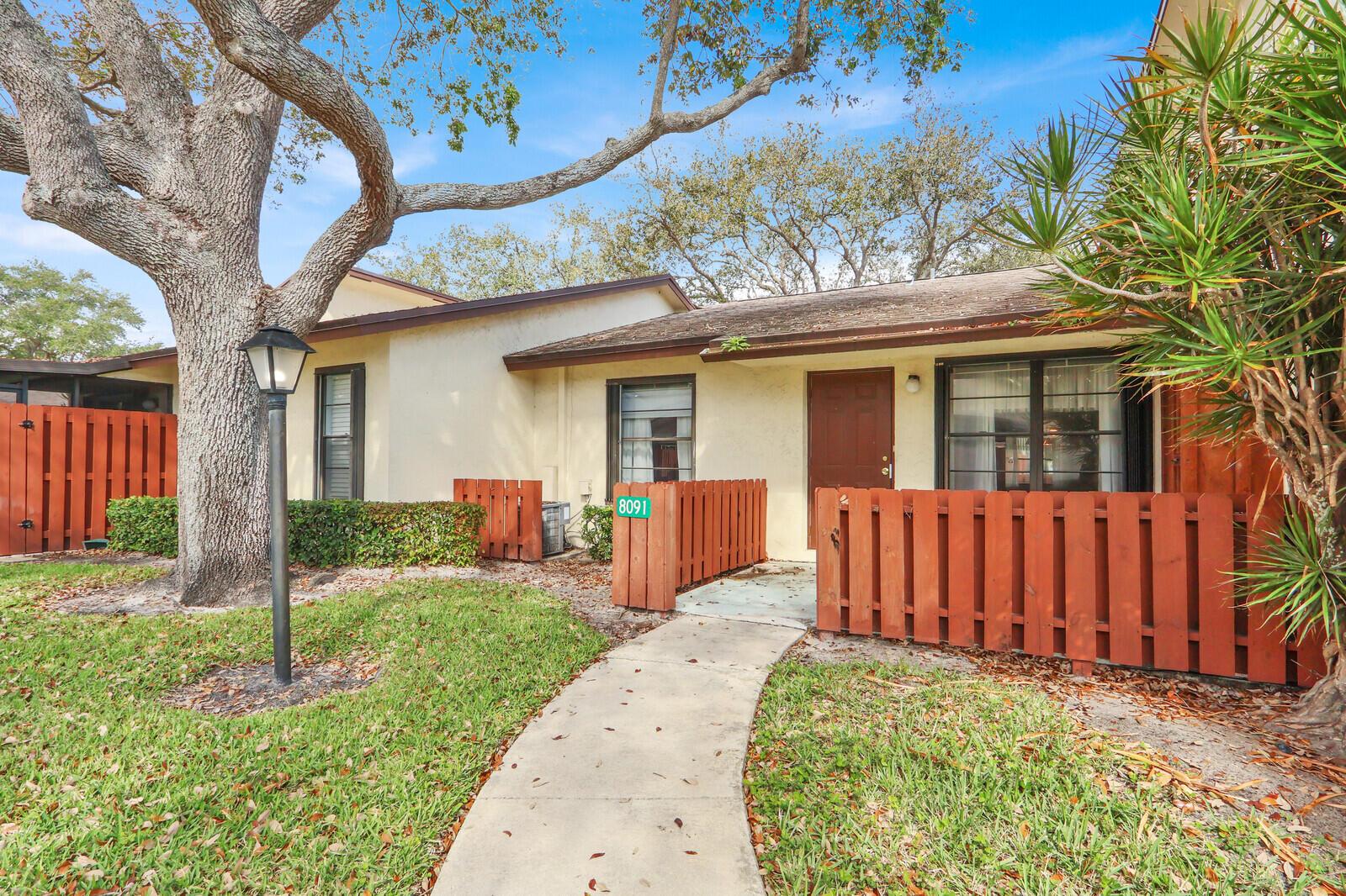 8091 SE Villa Circle, Hobe Sound, FL 33455, Hobe Sound - Photo 2