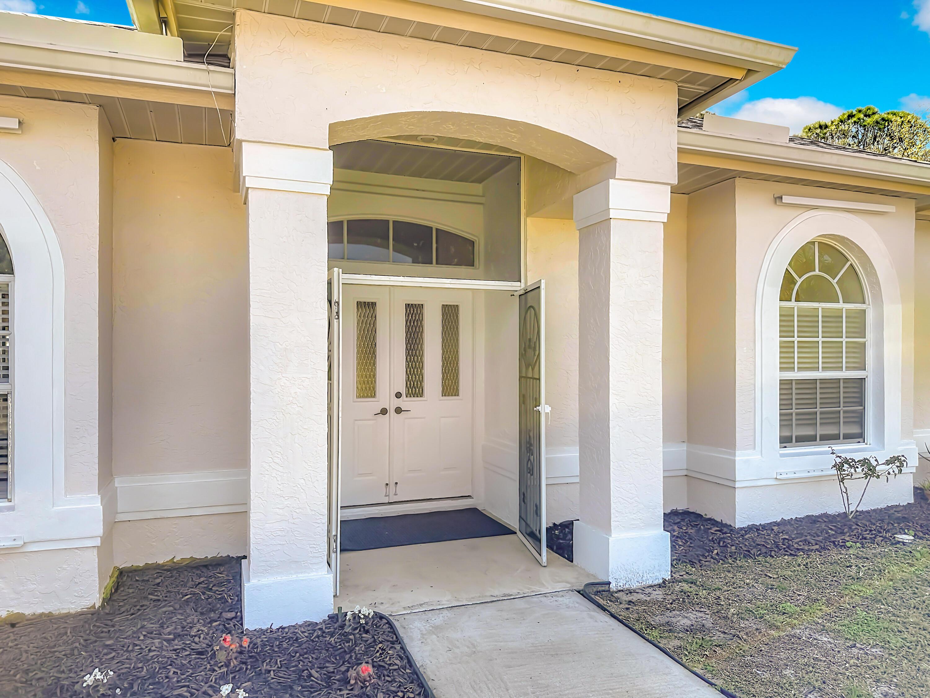 2342 SE Grand Drive, Port St. Lucie, FL 34952, Port St. Lucie - Photo 3