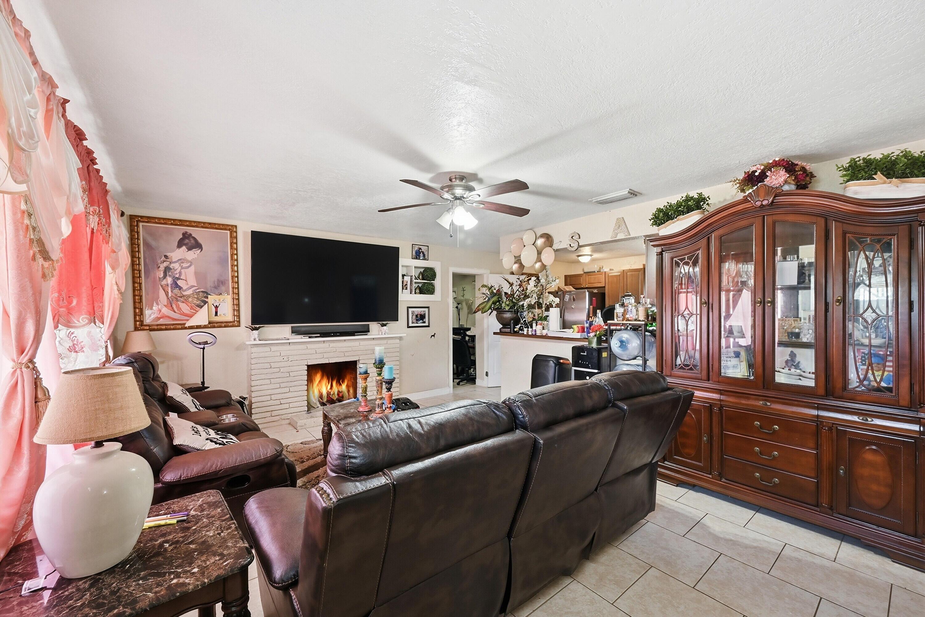 721 Dogwood Road, West Palm Beach, FL 33409, West Palm Beach - Photo 5