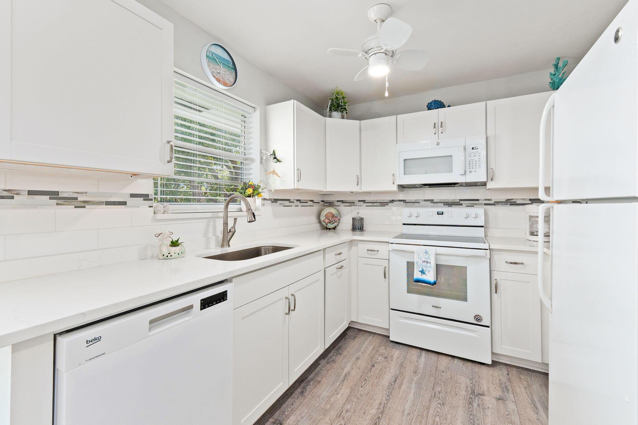 2929 SE Ocean Boulevard 129-10, Stuart, FL 34996, Stuart - Photo 4