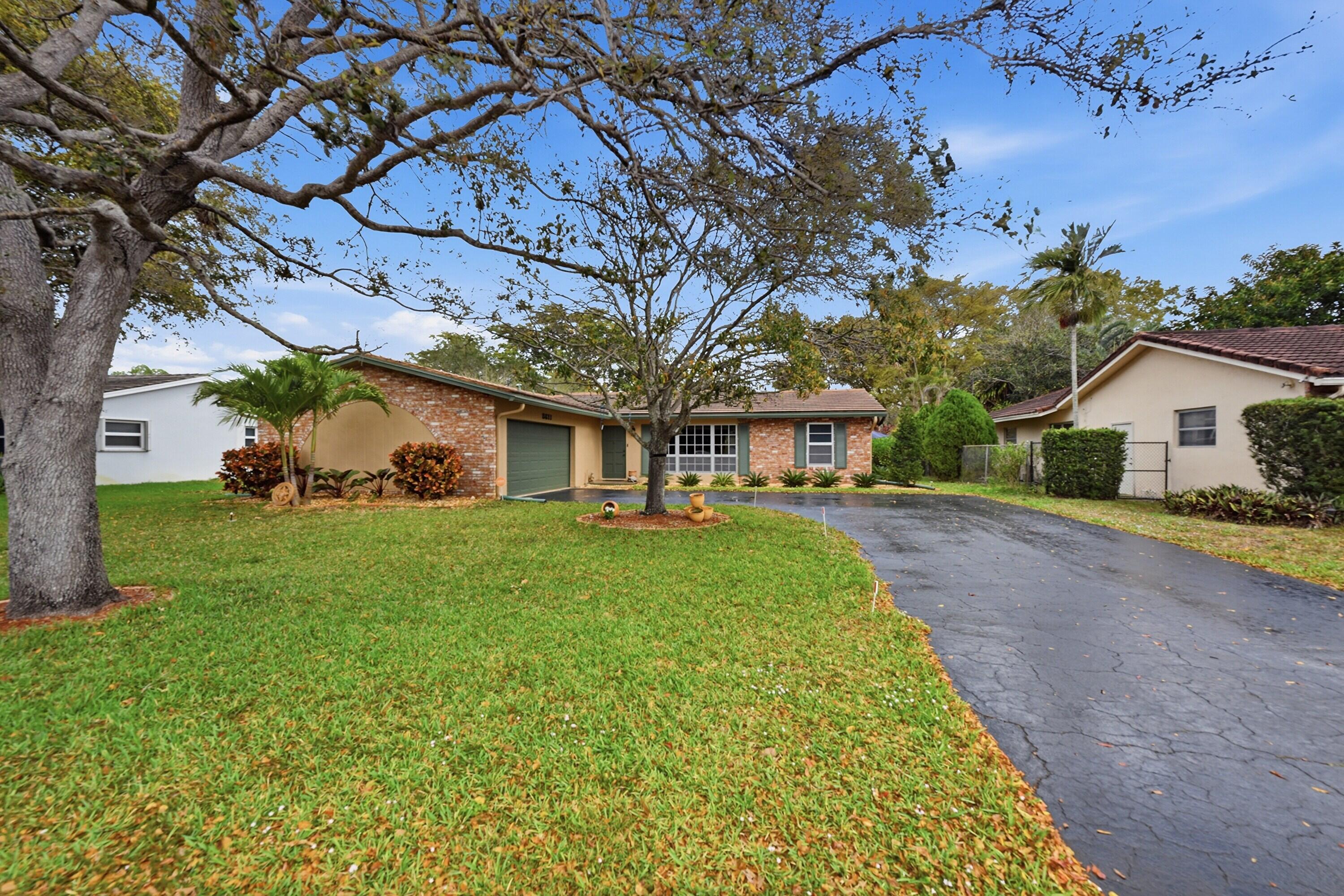 8611 NW 29th Drive, Coral Springs, FL 33065, Coral Springs - Photo 3