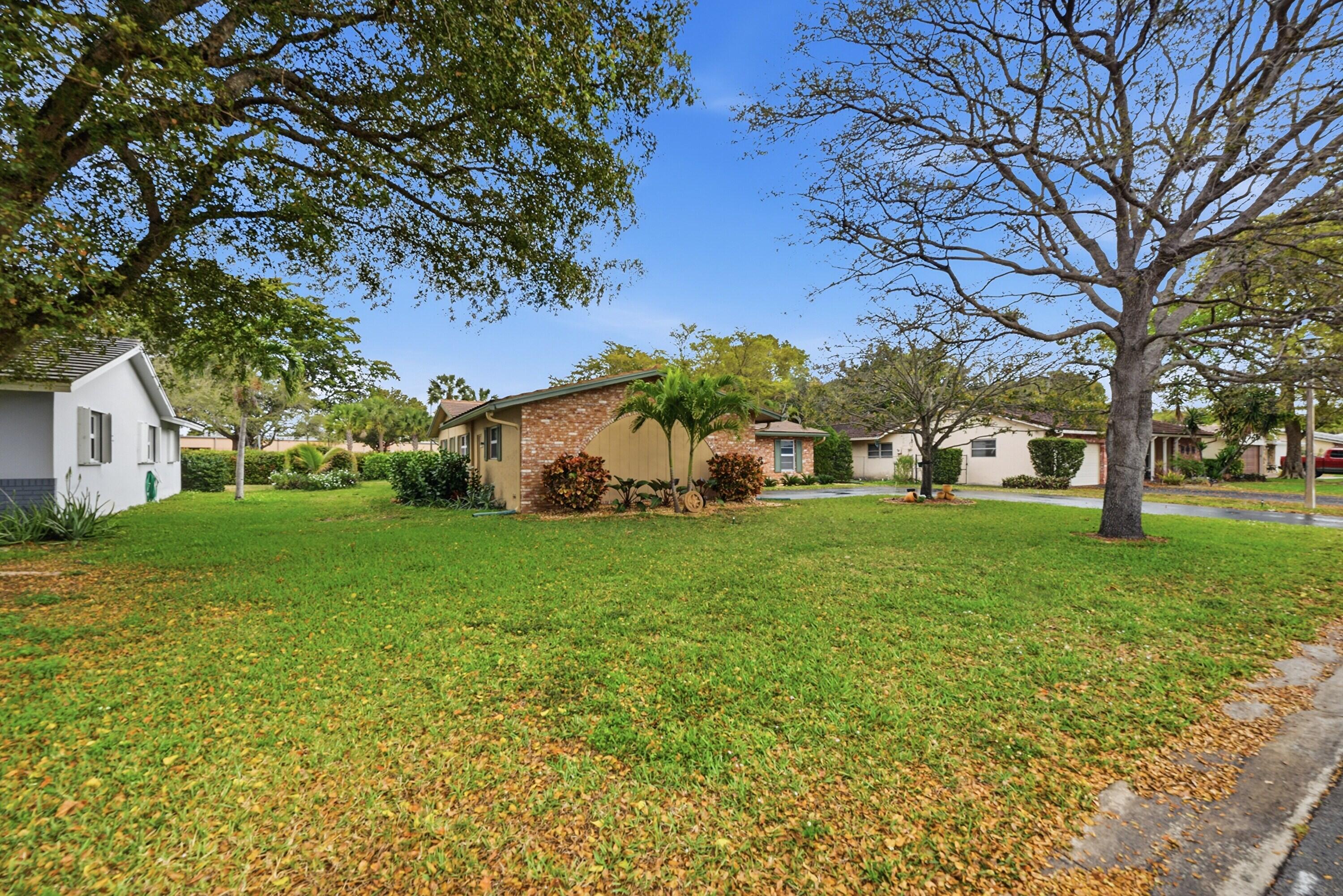 8611 NW 29th Drive, Coral Springs, FL 33065, Coral Springs - Photo 4