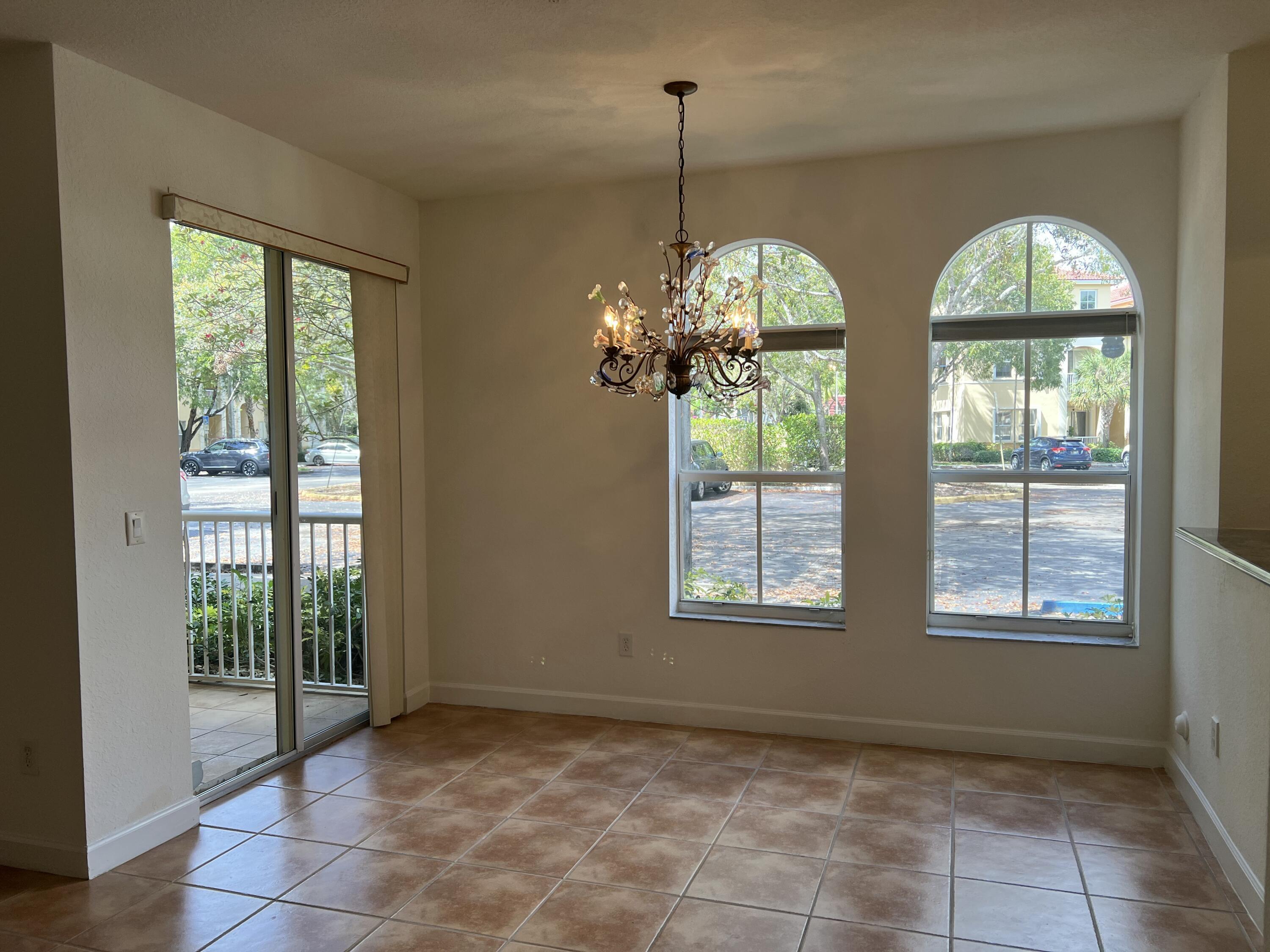 150 Jacaranda Country Club Drive 102, Plantation, FL 33324, Plantation - Photo 5