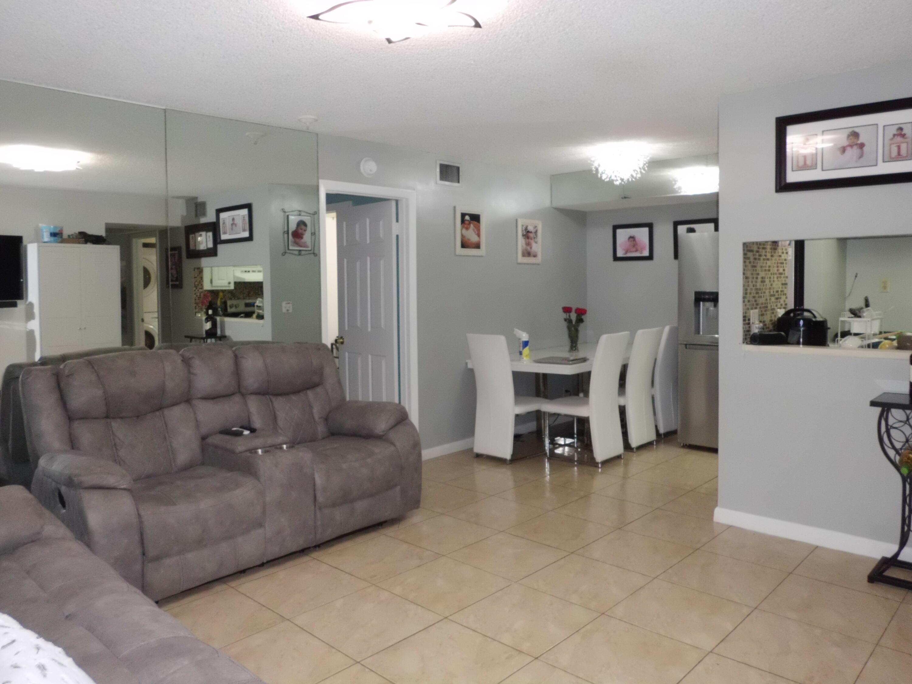 7262 Golf Colony Court 204, Lake Worth, FL 33467, Lake Worth - Photo 3
