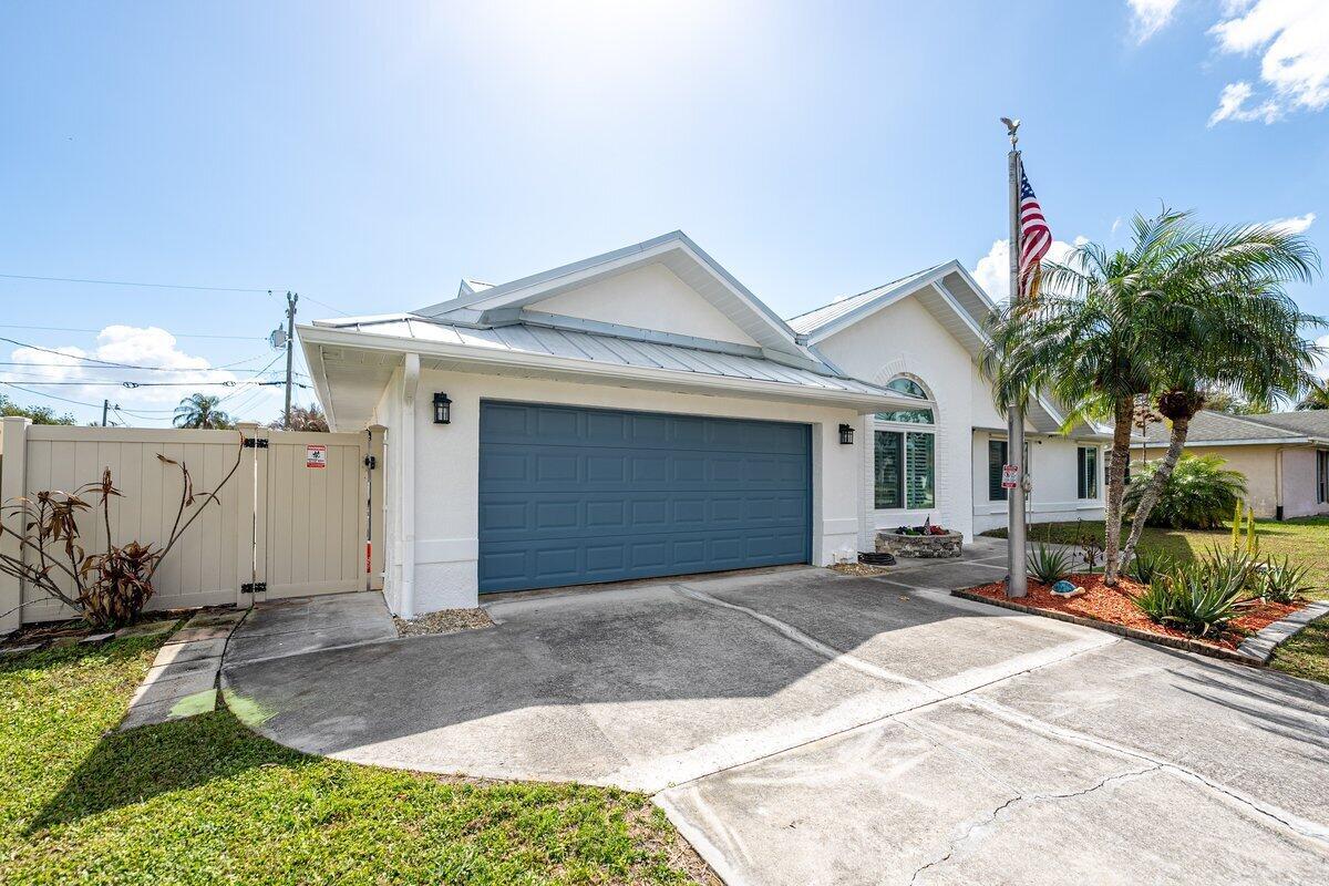 2812 SE Pace Dr, Port St. Lucie, FL 34984, Port St. Lucie - Photo 3