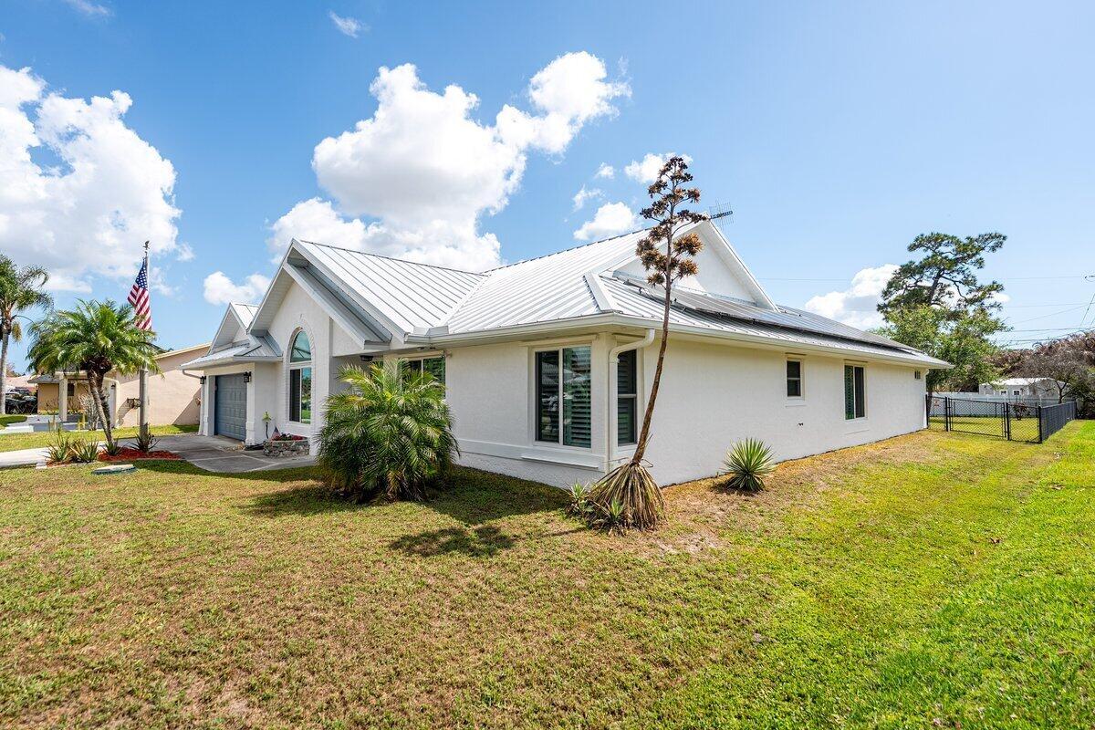 2812 SE Pace Dr, Port St. Lucie, FL 34984, Port St. Lucie - Photo 5