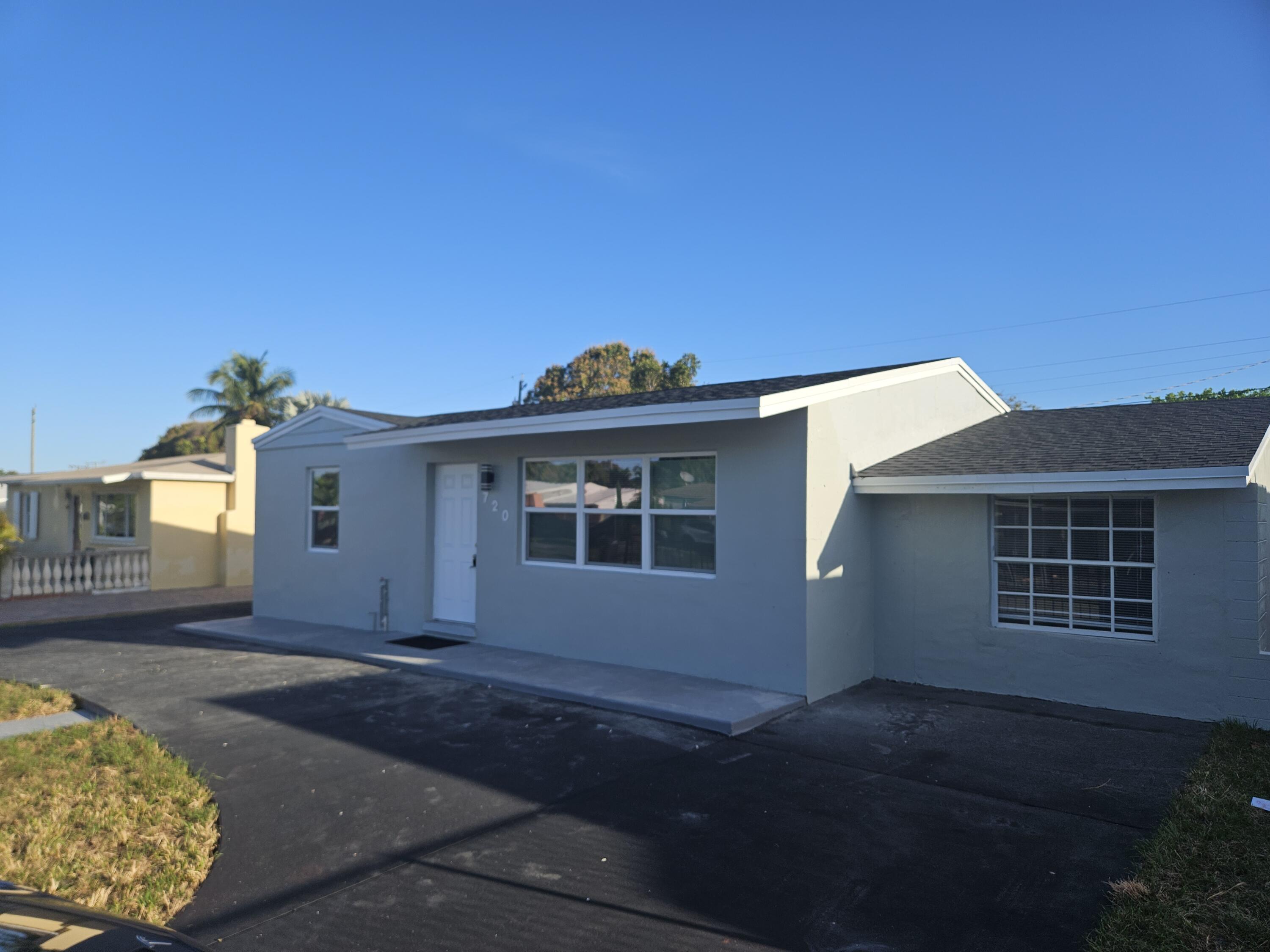 720 Locust Street, West Palm Beach, FL 33405, West Palm Beach - Photo 2