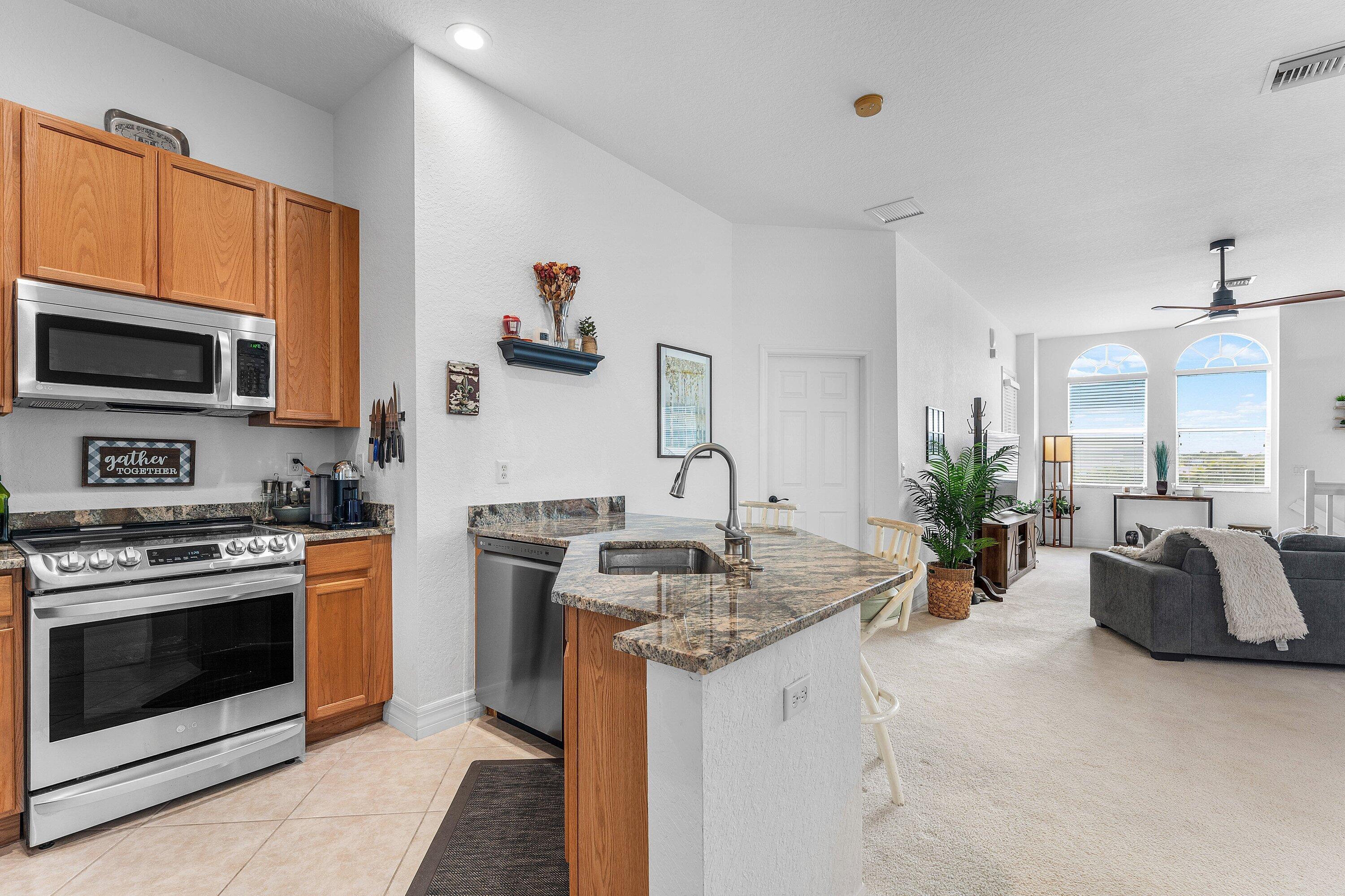 4931 Bonsai Circle 201, Palm Beach Gardens, FL 33418, Palm Beach Gardens - Photo 3