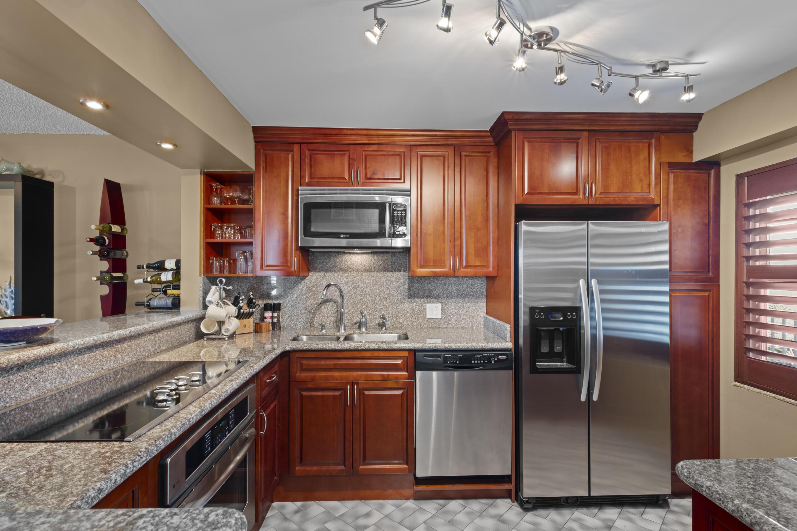 3520 Oaks Way 510, Pompano Beach, FL 33069, Pompano Beach - Photo 2