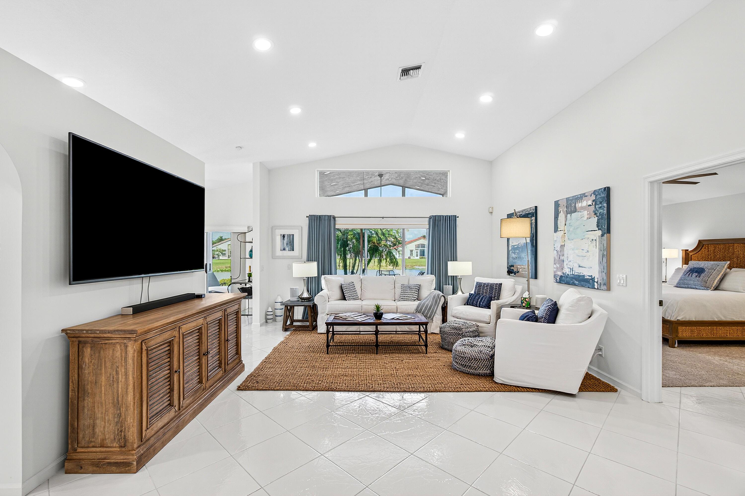 6594 Sun River Road, Boynton Beach, FL 33437, Boynton Beach - Photo 3
