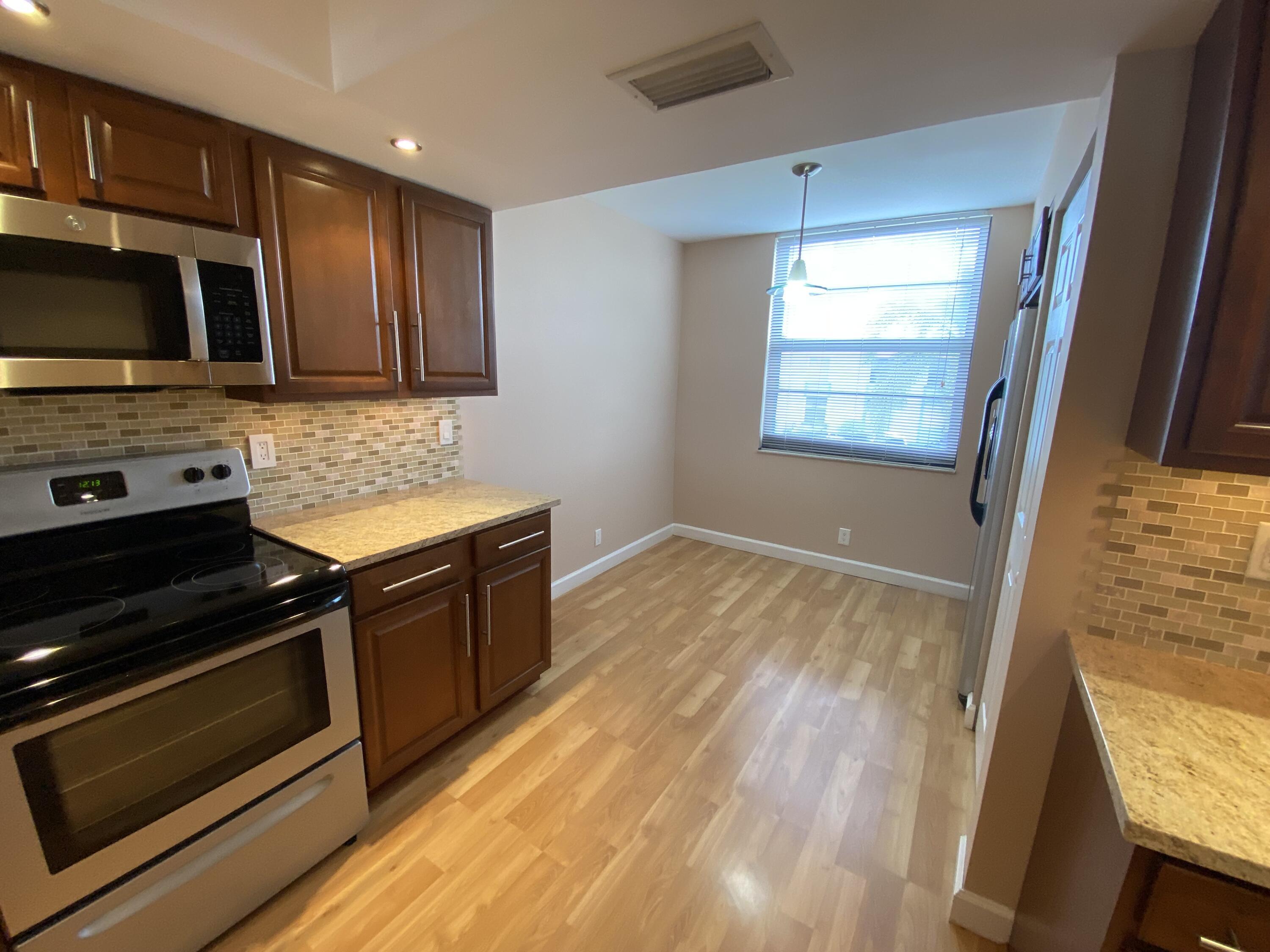 7365 NW 18 Street 202, Margate, FL 33063, Margate - Photo 4