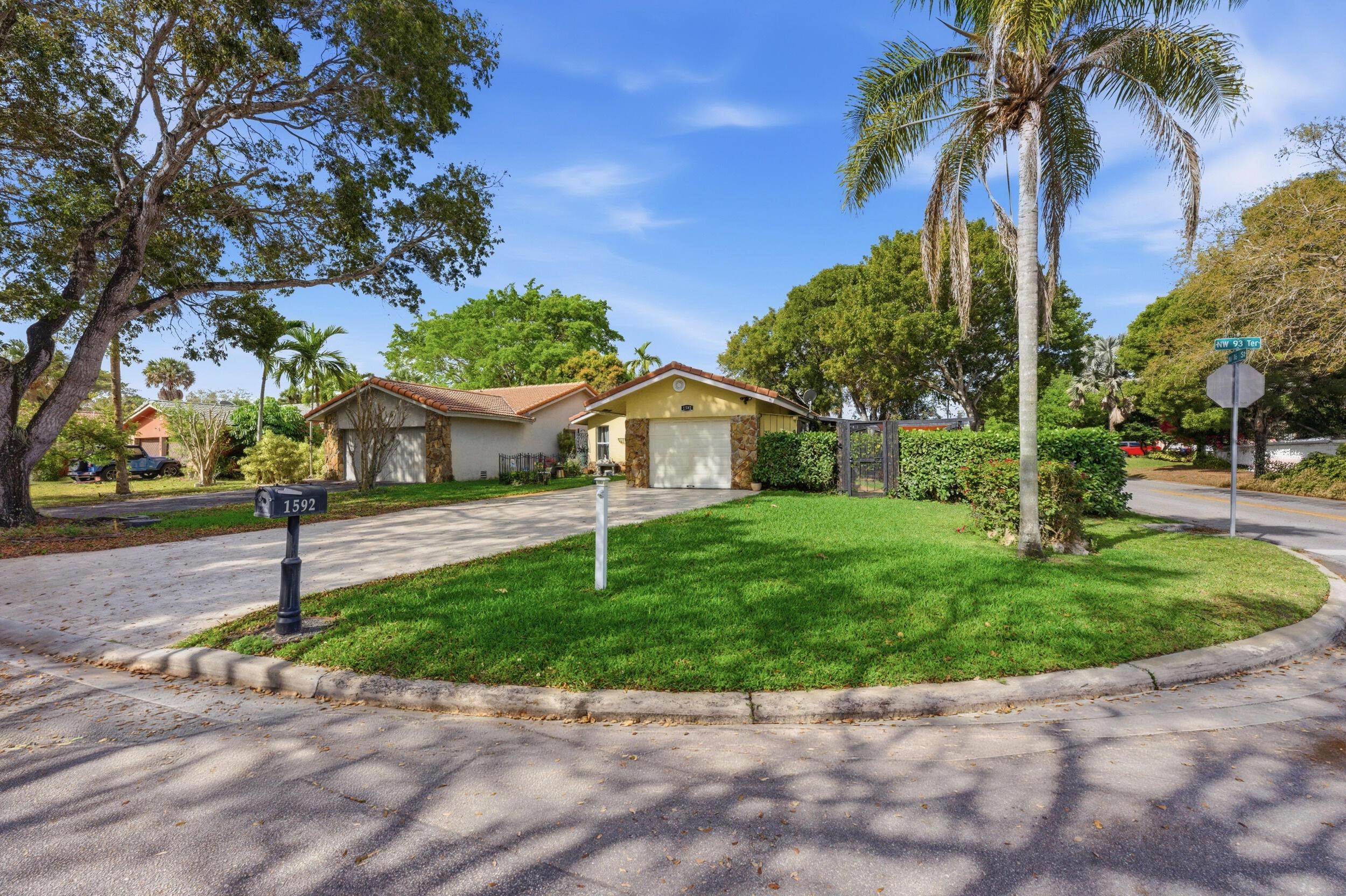 1592 NW 93rd Terrace, Coral Springs, FL 33071, Coral Springs - Photo 3