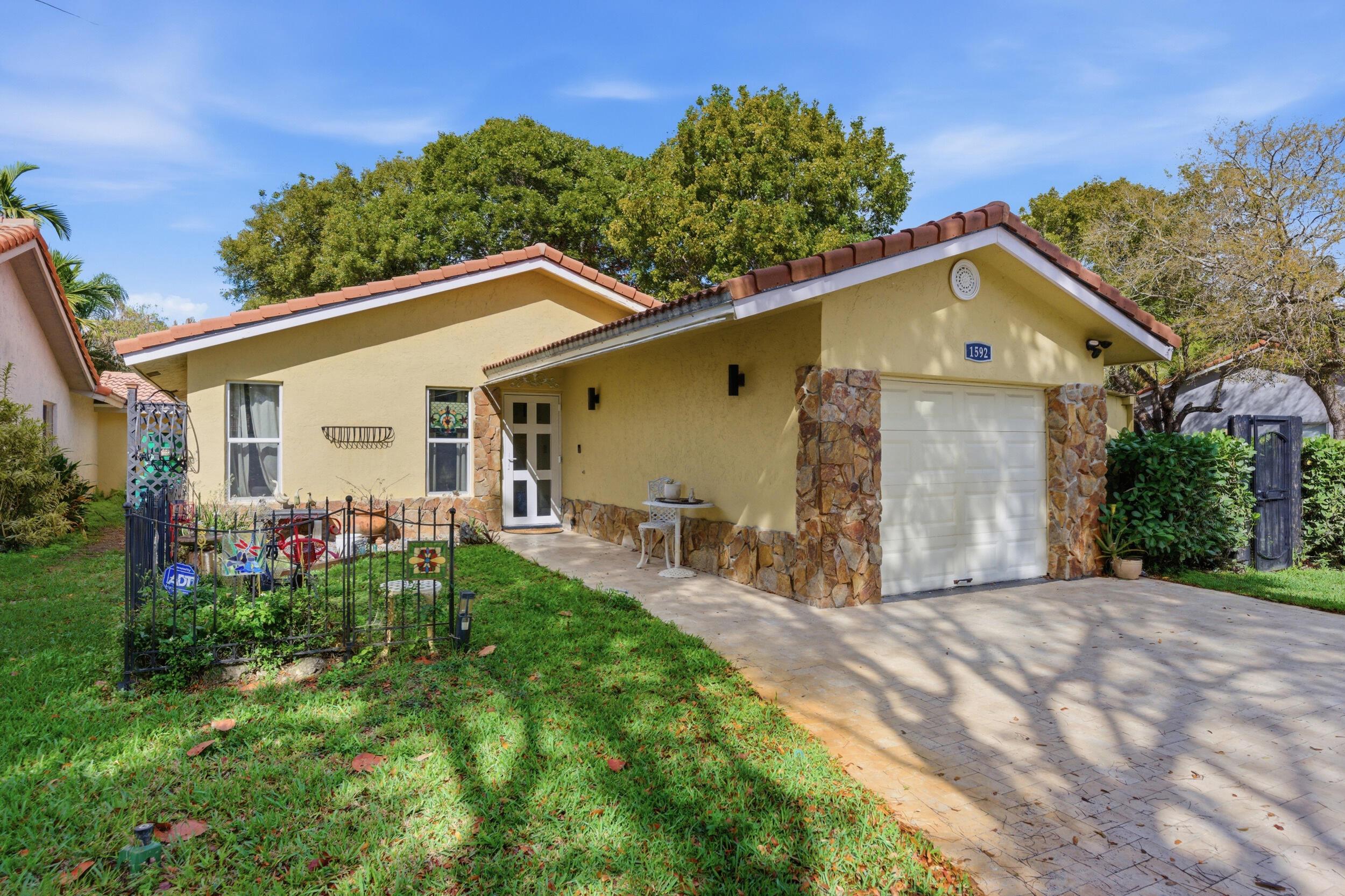 1592 NW 93rd Terrace, Coral Springs, FL 33071, Coral Springs - Photo 4