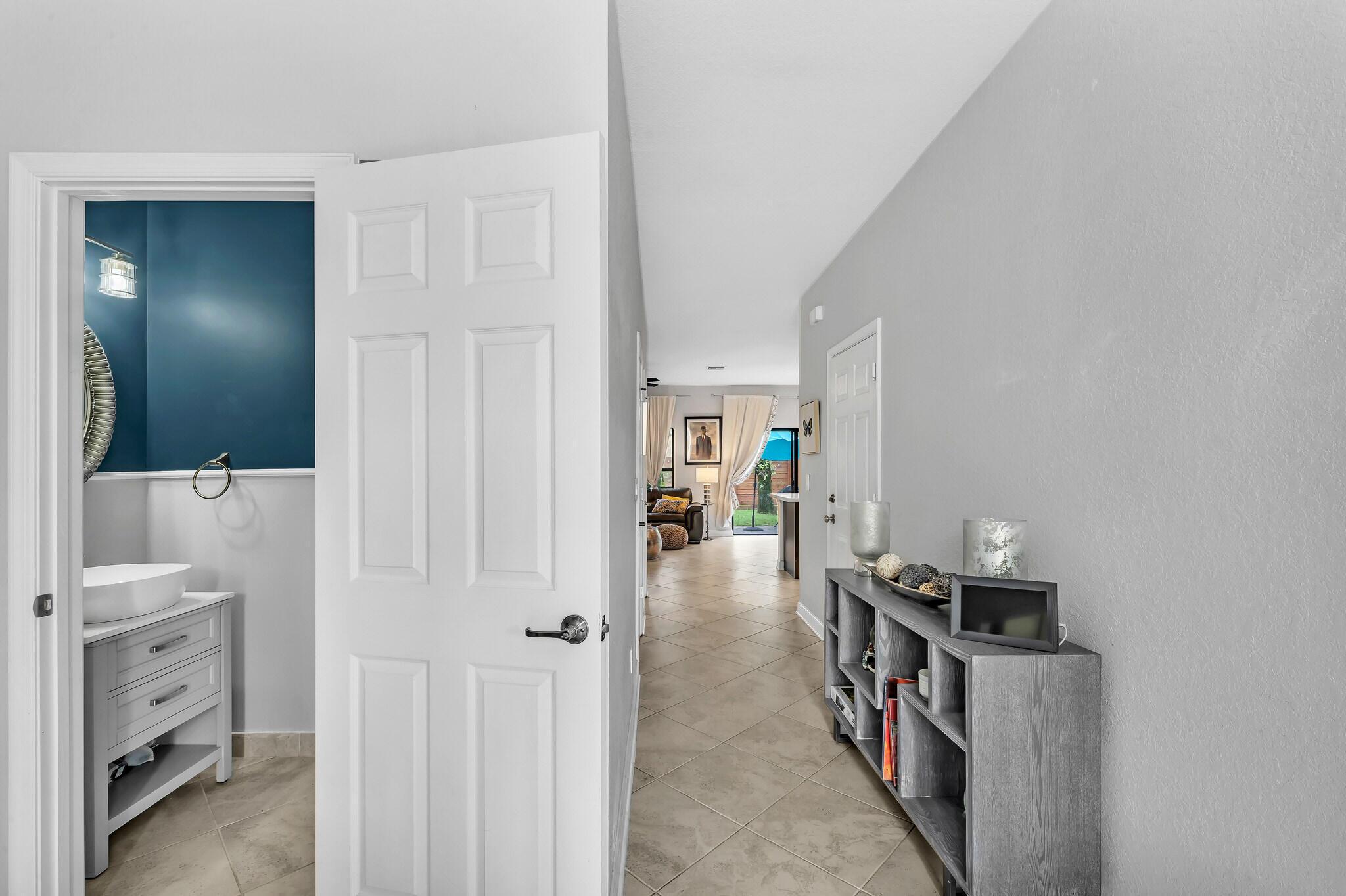 4656 Silver Saw Lane, Lake Worth, FL 33463, Lake Worth - Photo 4