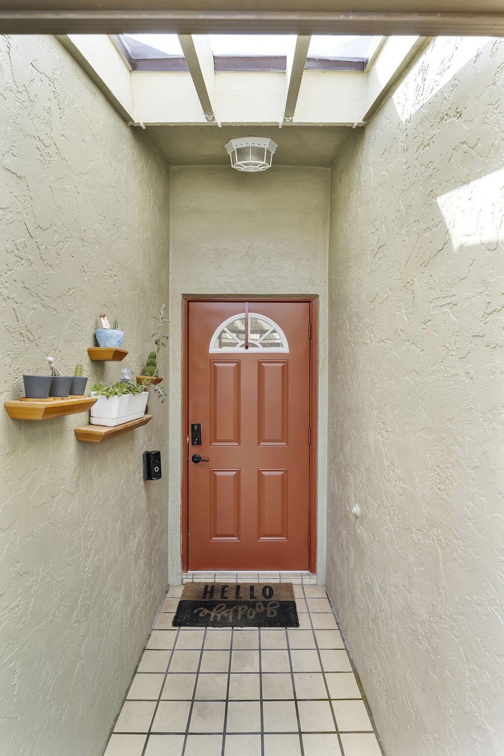 153 Meadows Drive, Boynton Beach, FL 33436, Boynton Beach - Photo 2