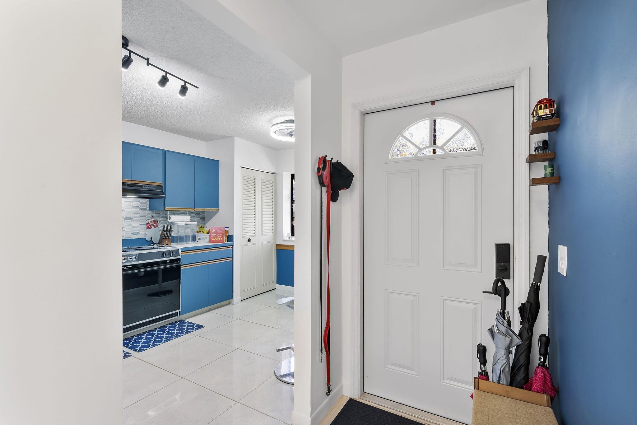 153 Meadows Drive, Boynton Beach, FL 33436, Boynton Beach - Photo 3