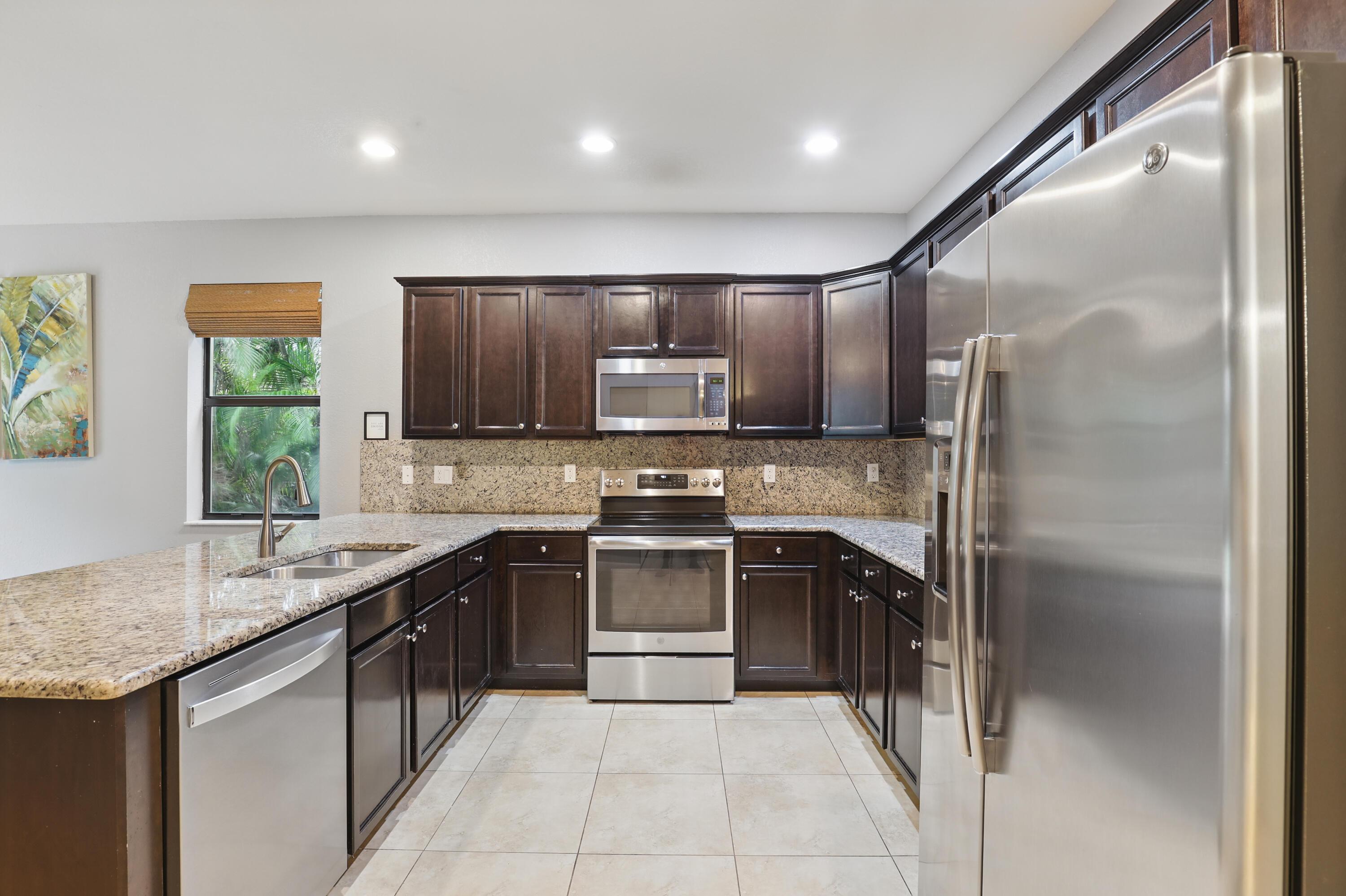 3801 Aspen Leaf Drive, Boynton Beach, FL 33436, Boynton Beach - Photo 2