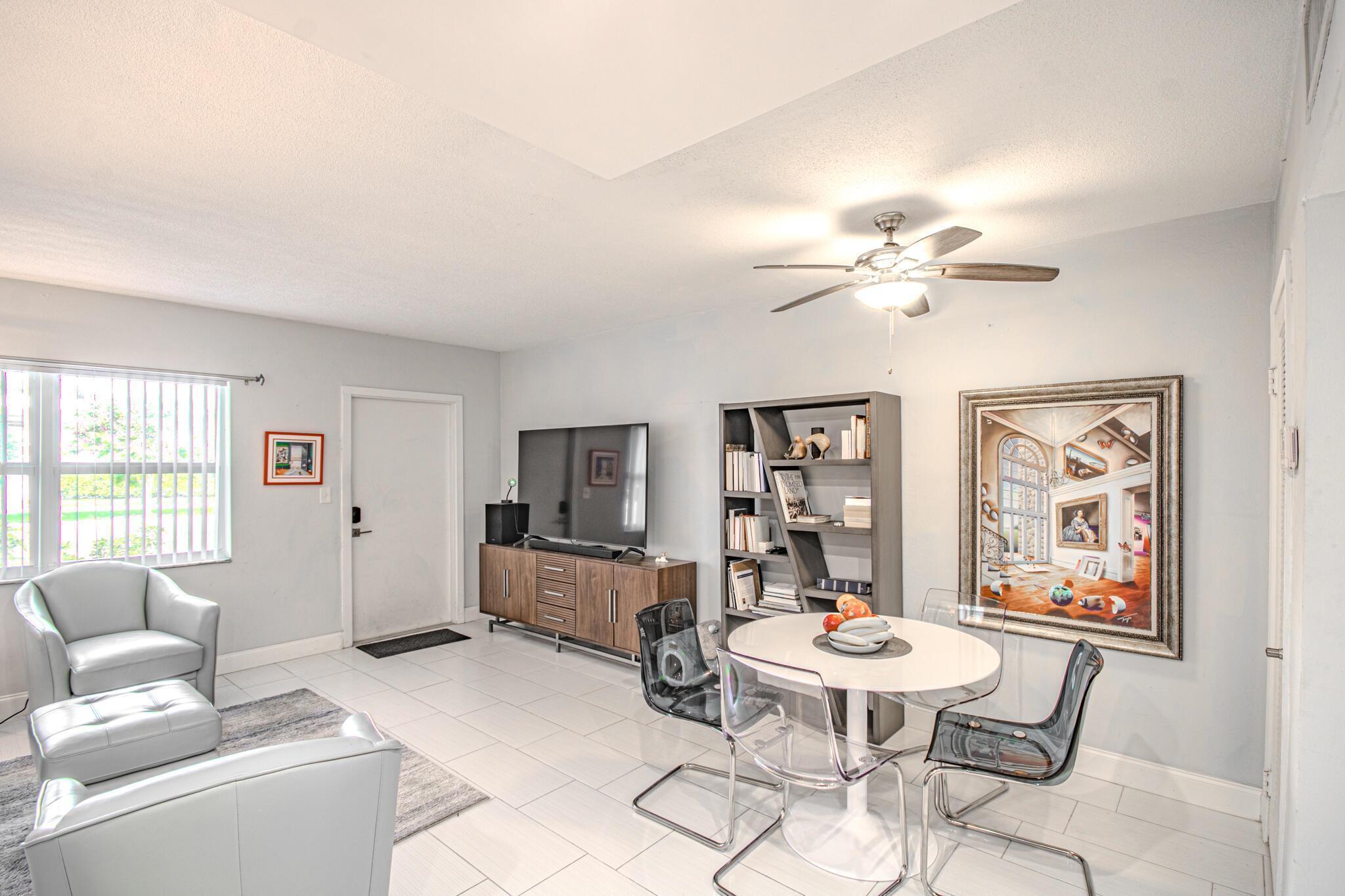 660 Glouchester Street 106, Boca Raton, FL 33487, Boca Raton - Photo 3