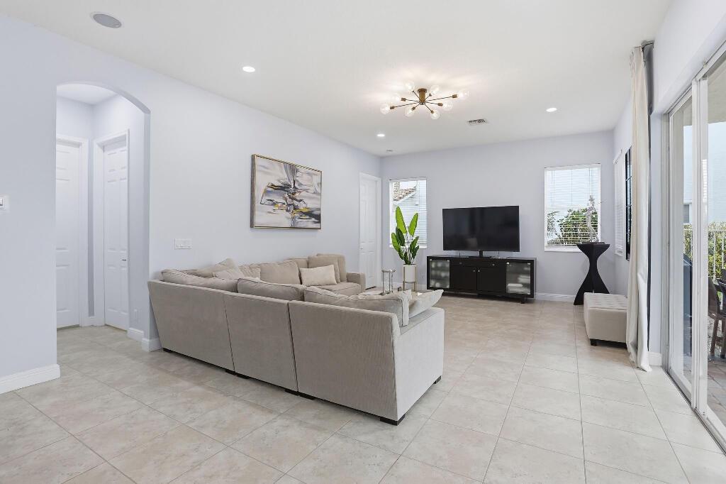 7384 Moneta Street, Lake Worth, FL 33467, Lake Worth - Photo 5