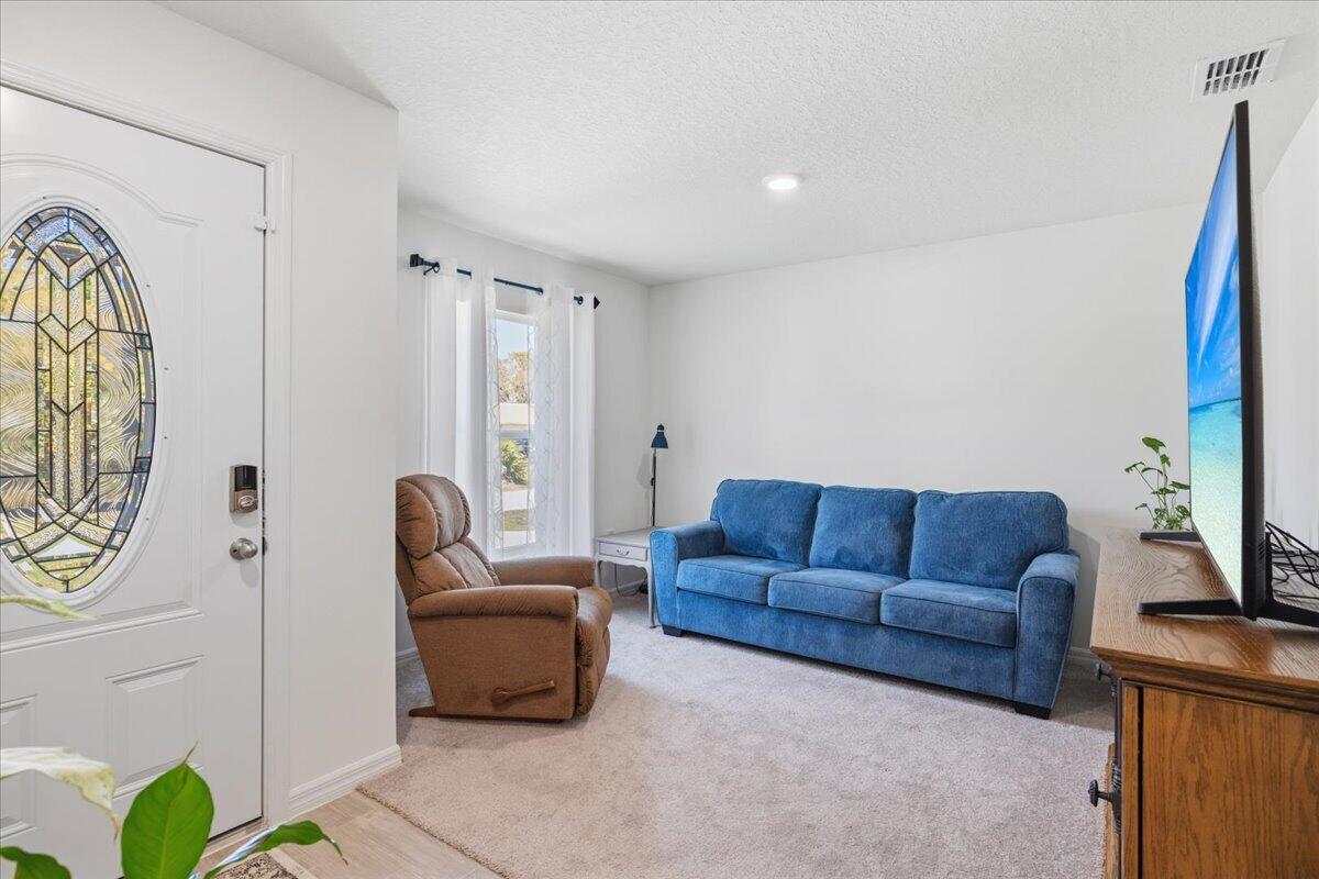 542 Mimosa St SW, Palm Bay, FL 32908, Palm Bay - Photo 3