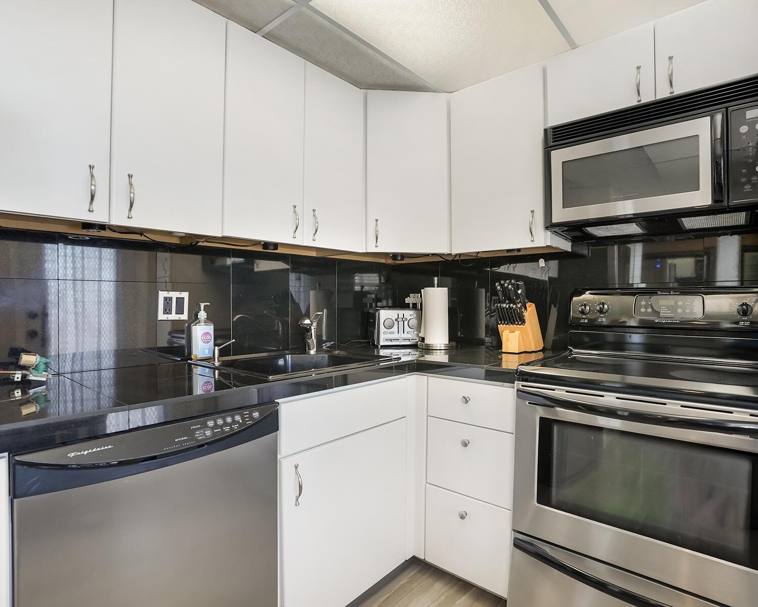 2671 S Course Drive 907, Pompano Beach, FL 33069, Pompano Beach - Photo 2