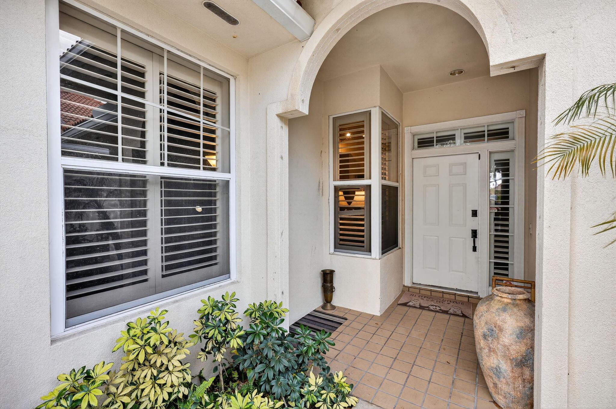 217 E Tall Oaks Circle, Palm Beach Gardens, FL 33410, Palm Beach Gardens - Photo 4