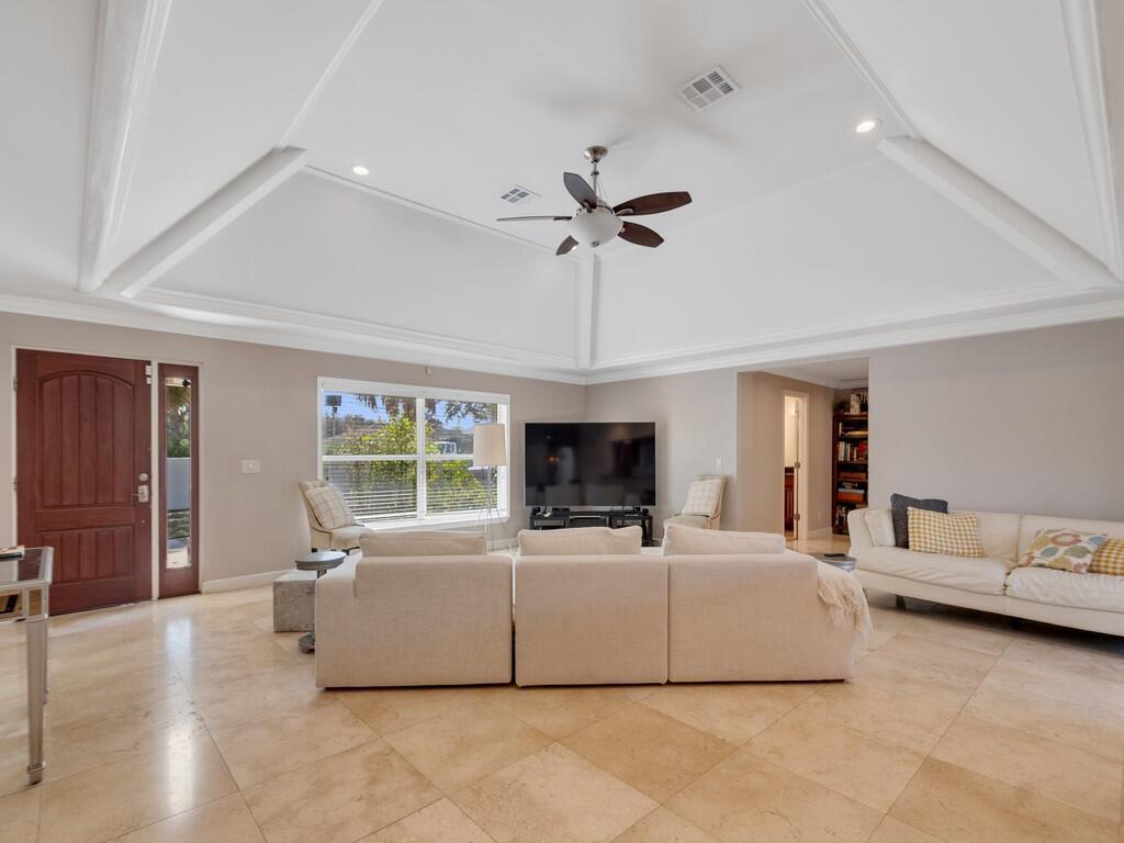 527 E Causeway Boulevard, Vero Beach, FL 32963, Vero Beach - Photo 3