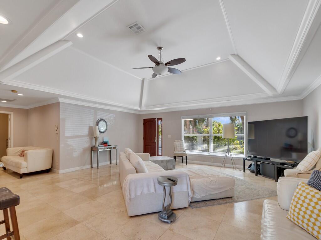 527 E Causeway Boulevard, Vero Beach, FL 32963, Vero Beach - Photo 4