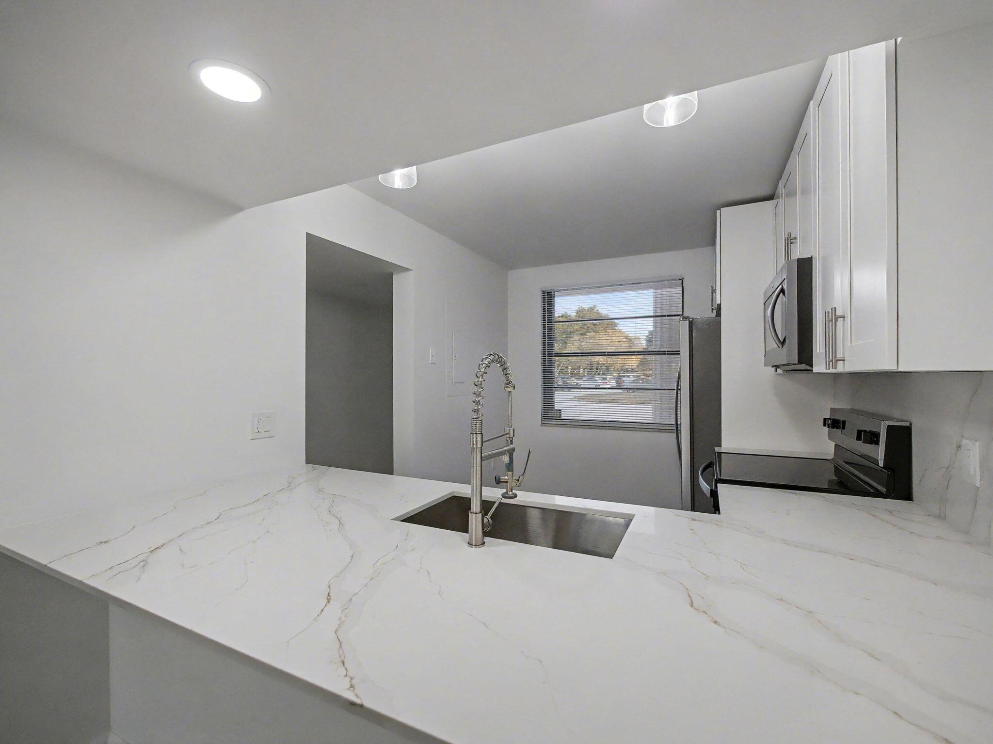 3501 Village Blvd Boulevard Apt 104, West Palm Beach, FL 33409, West Palm Beach - Photo 3