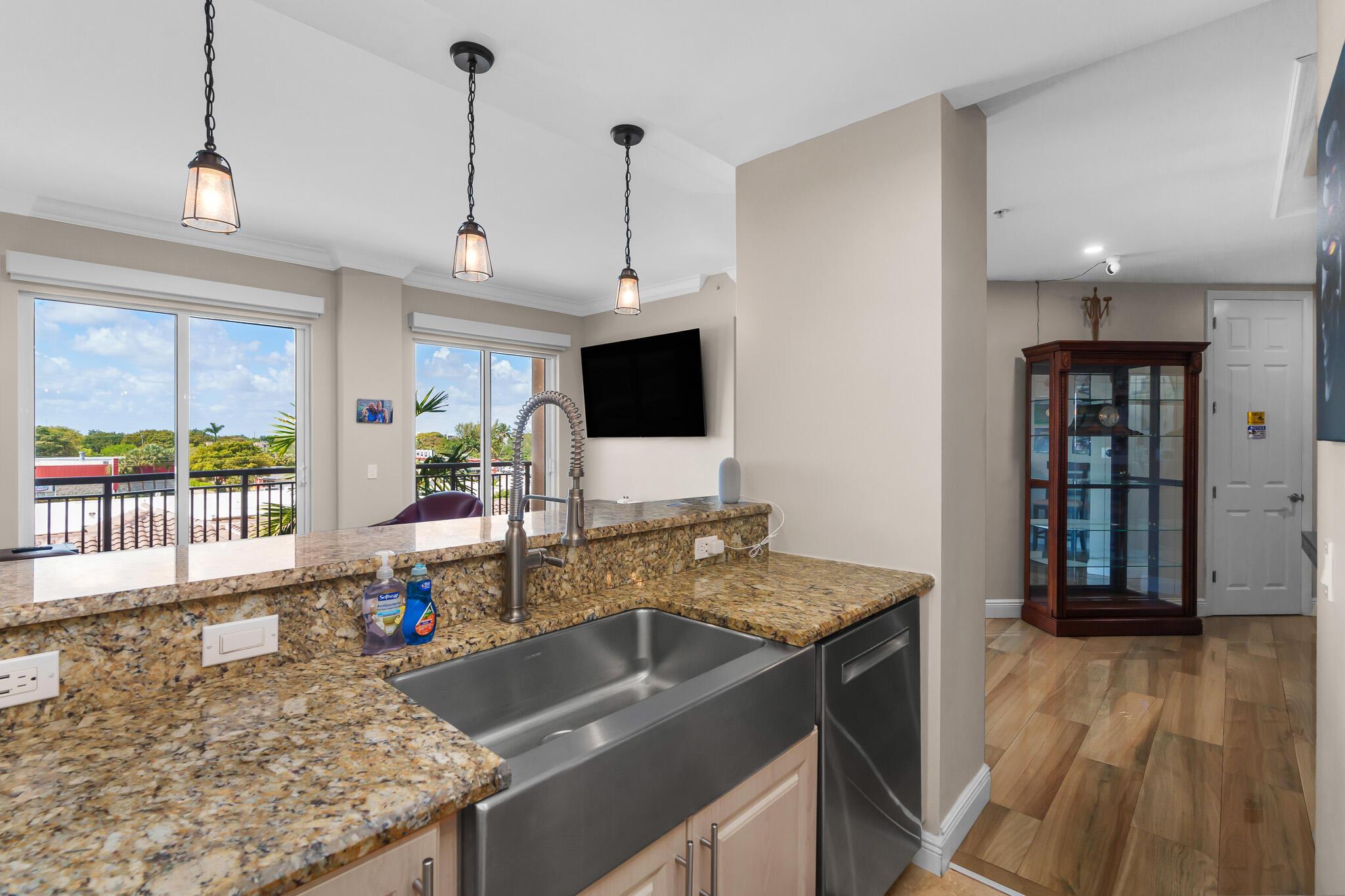 2633 NE 14th Avenue 308, Wilton Manors, FL 33334, Wilton Manors