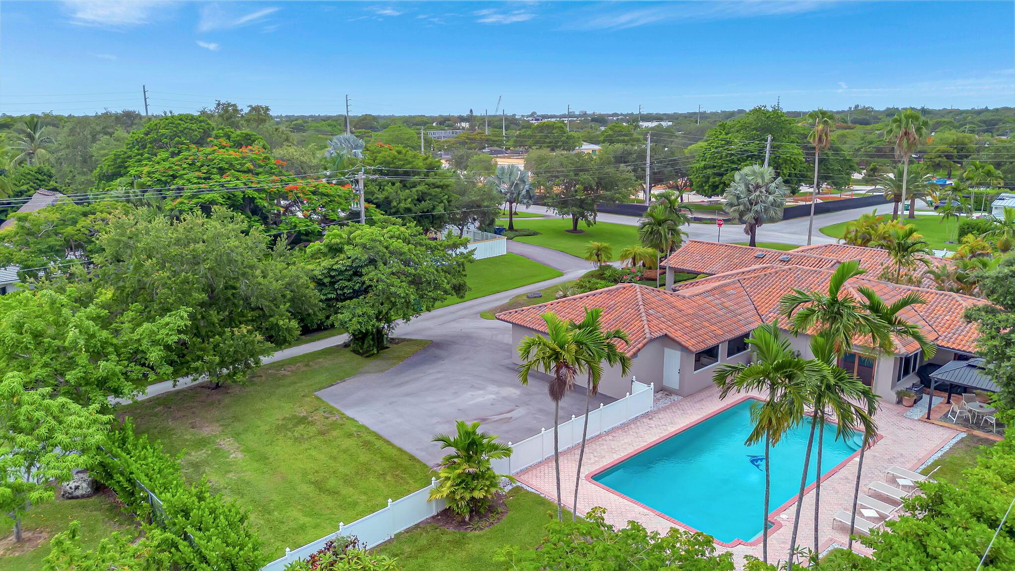 9980 SW 83rd Avenue, Miami, FL 33156, Miami - Photo 3