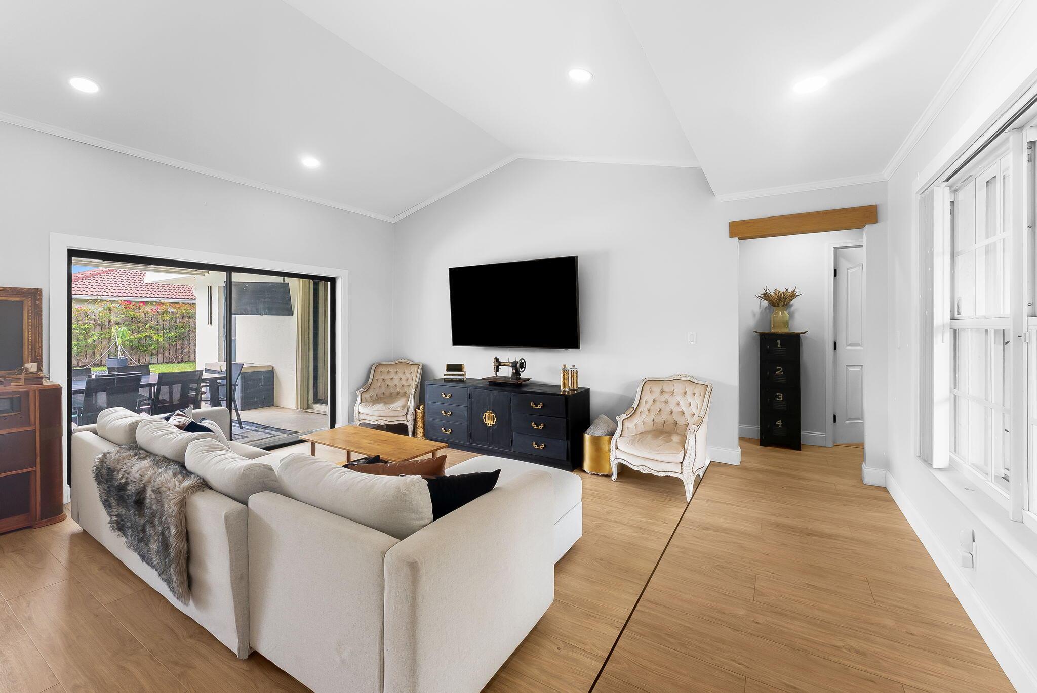 7836 Sunflower Drive, Margate, FL 33063, Margate - Photo 3