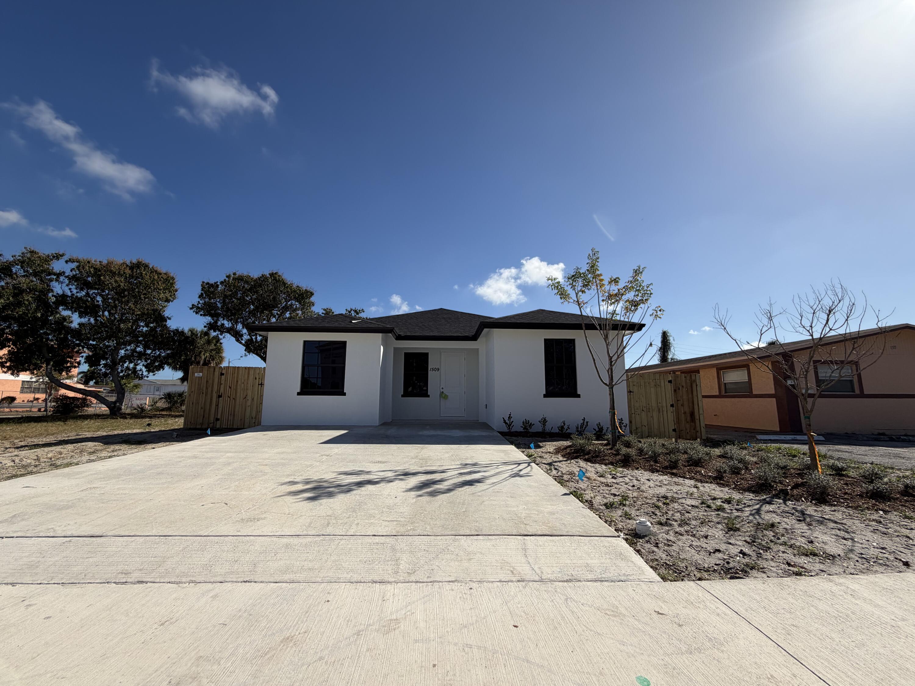 1509 W 28th Street, Riviera Beach, FL 33404, Riviera Beach - Photo 2