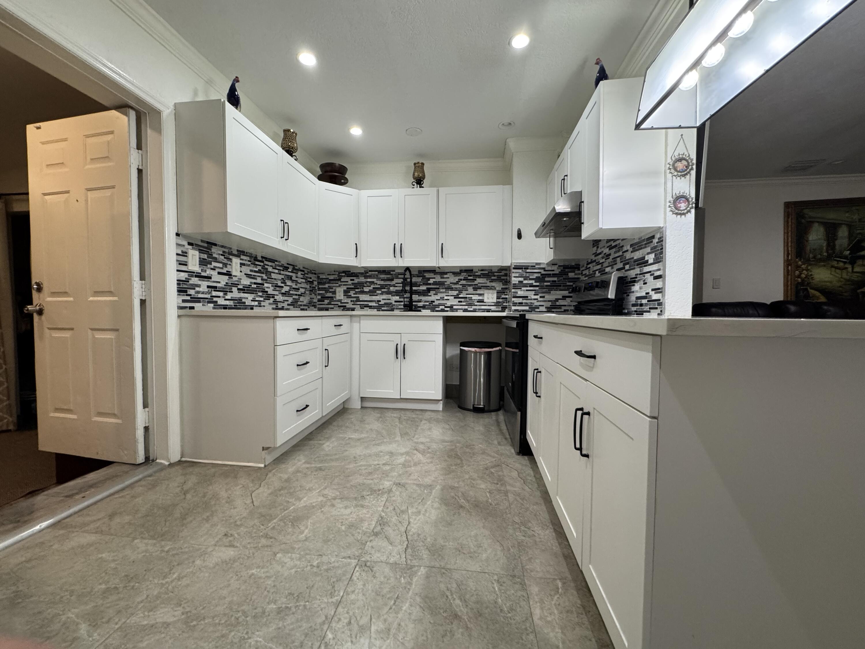 1132 NW 7th Terrace, Fort Lauderdale, FL 33311, Fort Lauderdale - Photo 5