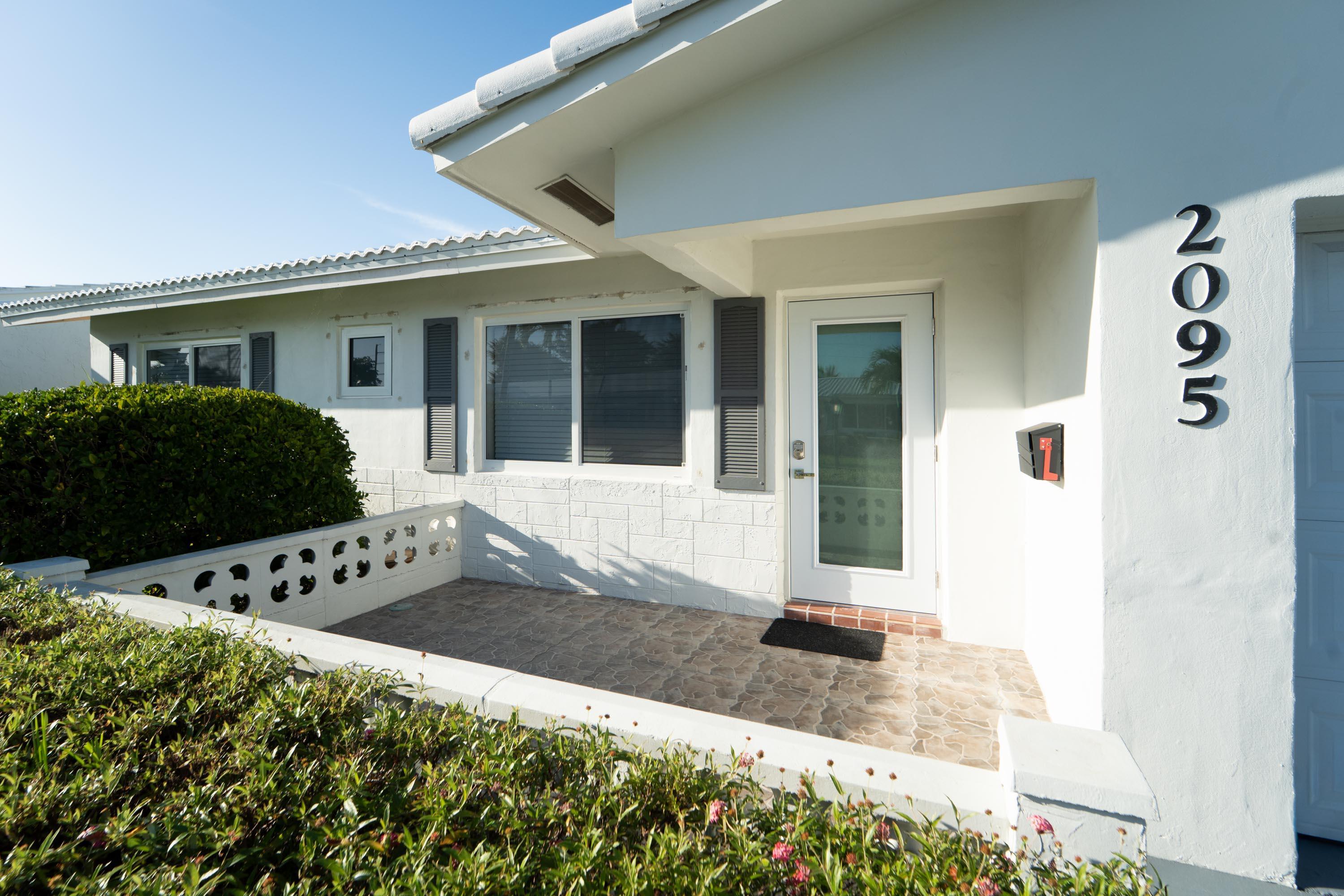 2095 SW 14 Avenue SW, Boynton Beach, FL 33426, Boynton Beach - Photo 2