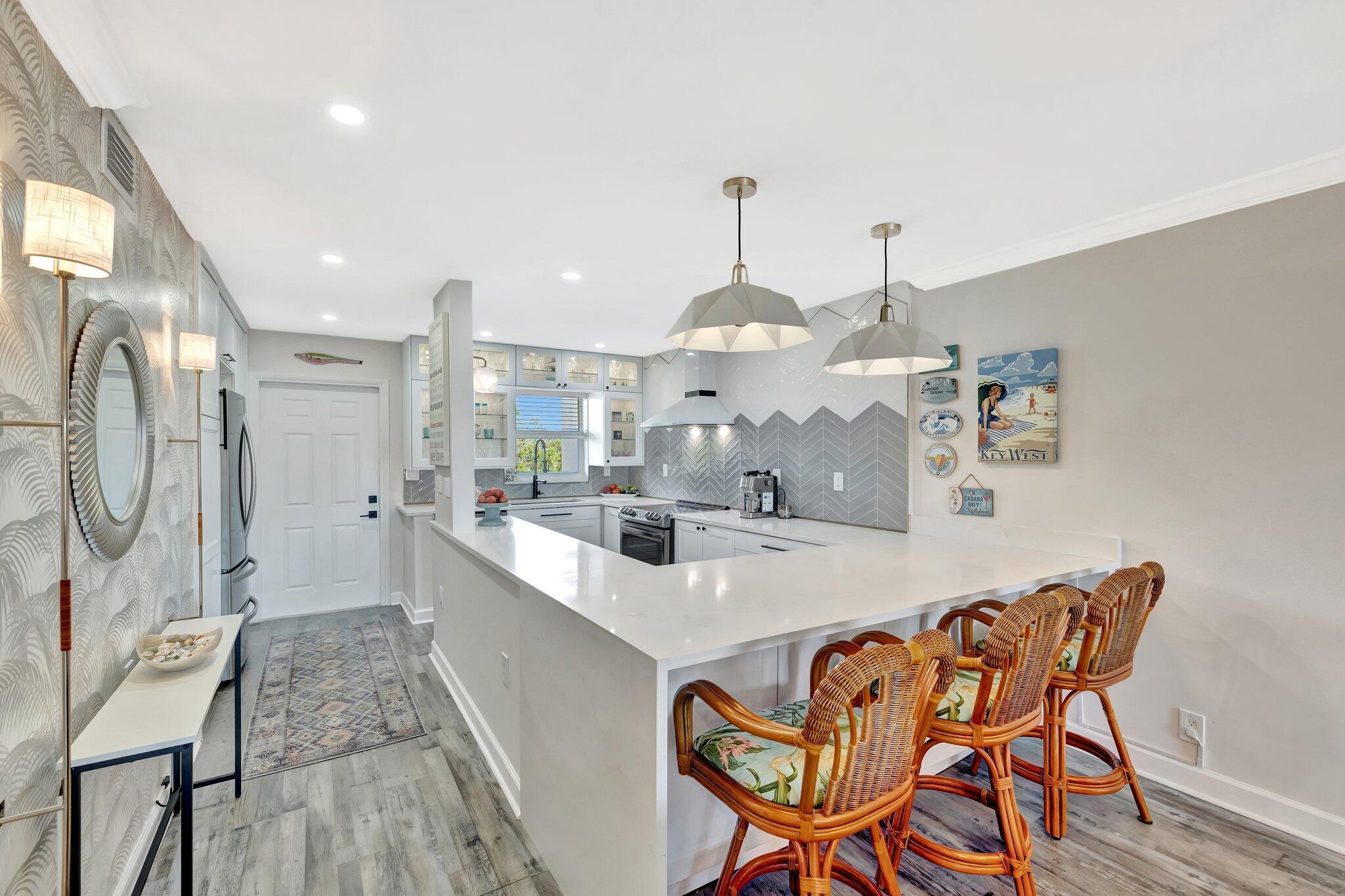 1332 Bayview Drive 402, Fort Lauderdale, FL 33304, Fort Lauderdale - Photo 3