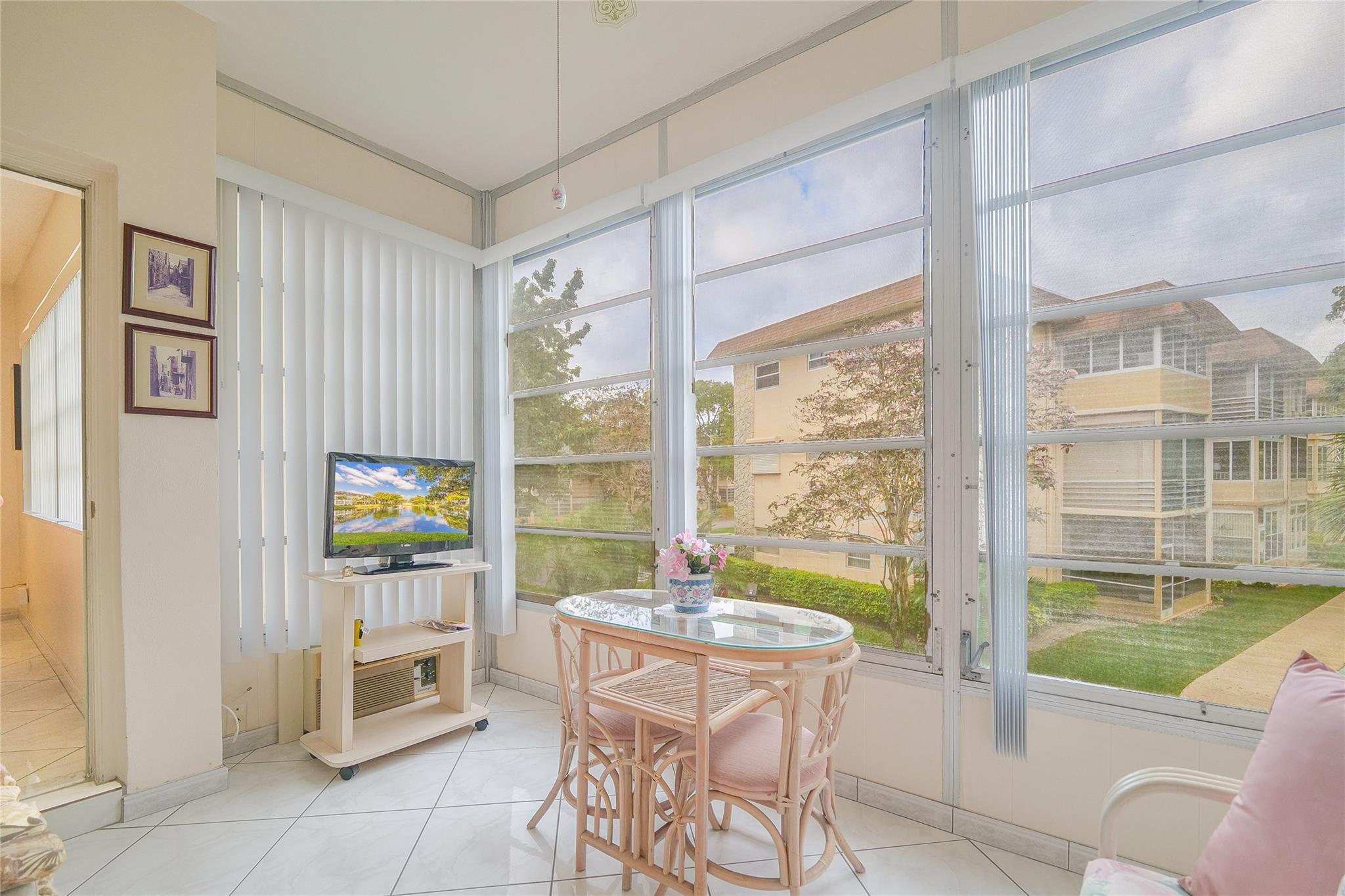 3431 NW 50th Avenue 213, Lauderdale Lakes, FL 33319, Lauderdale Lakes - Photo 2