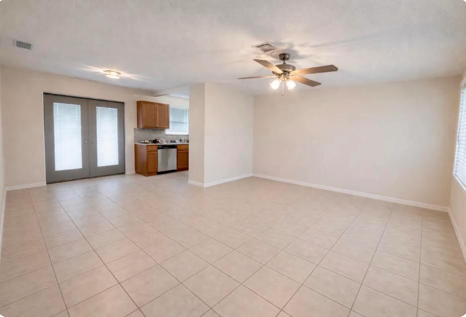 823 Lynwood Dr, Lake Worth Beach, FL 33461, Lake Worth Beach - Photo 3