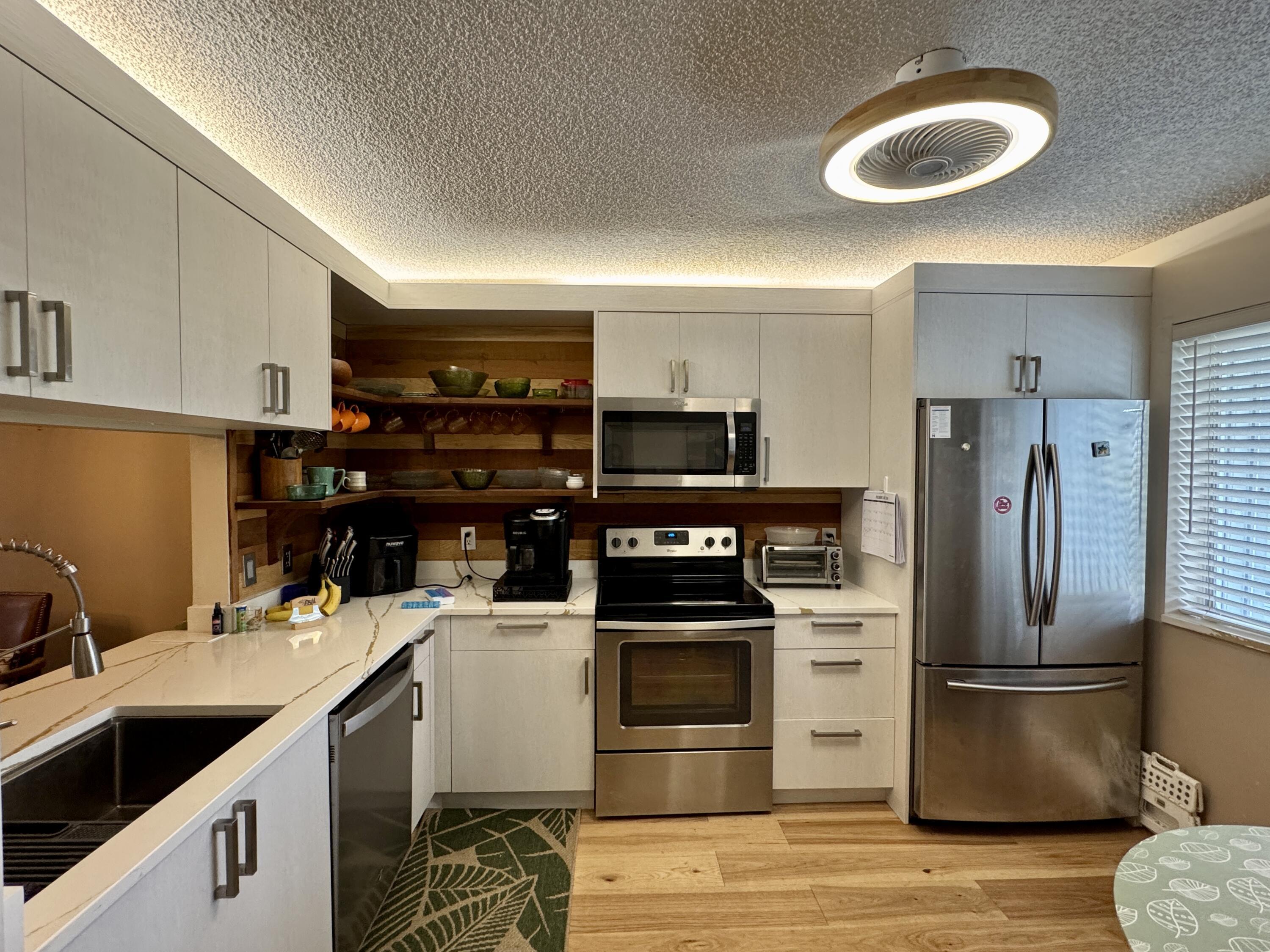 6698 10th Avenue N 401, Lake Worth, FL 33467, Lake Worth - Photo 5