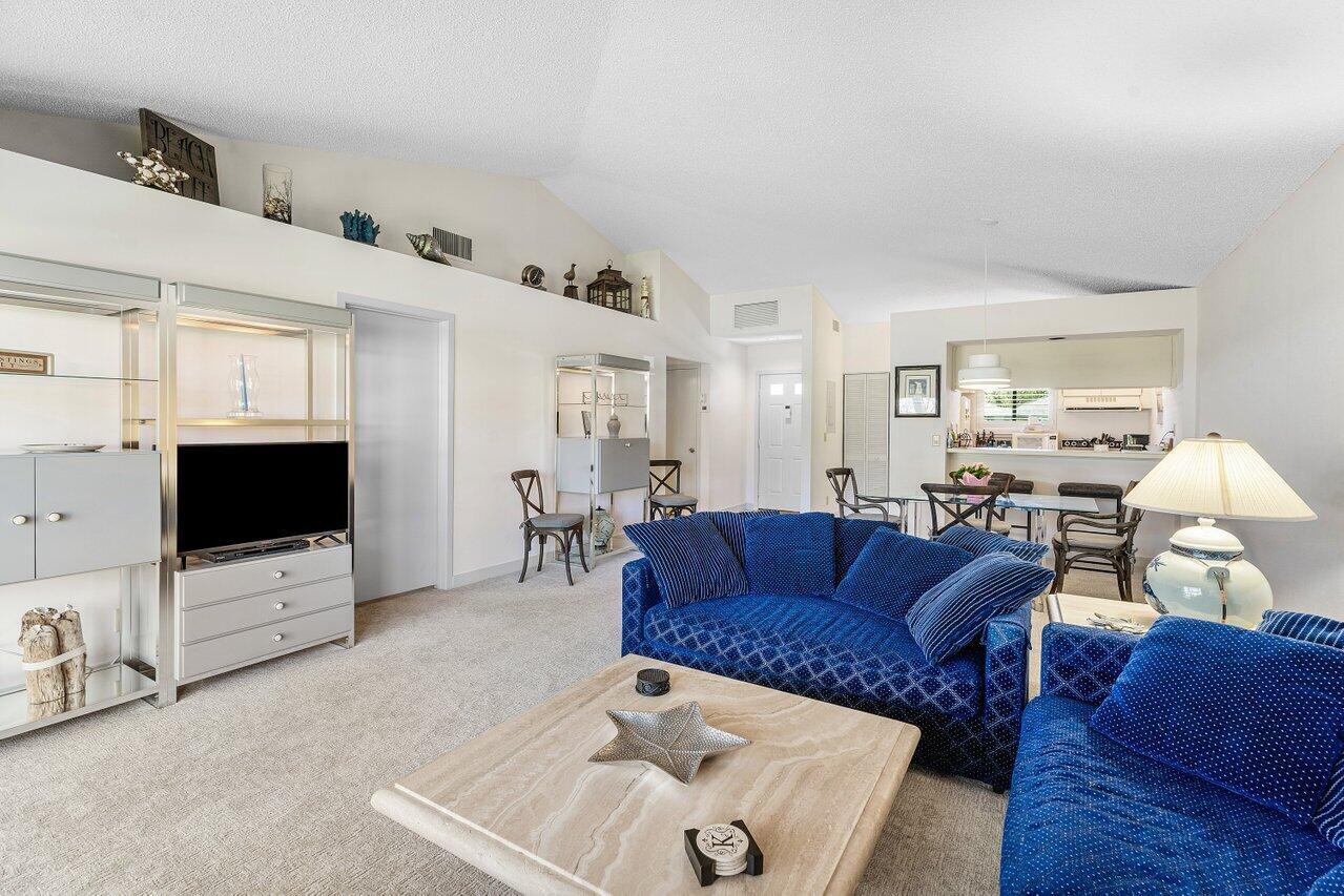 539 Club Dr, Palm Beach Gardens, FL 33418, Palm Beach Gardens - Photo 5